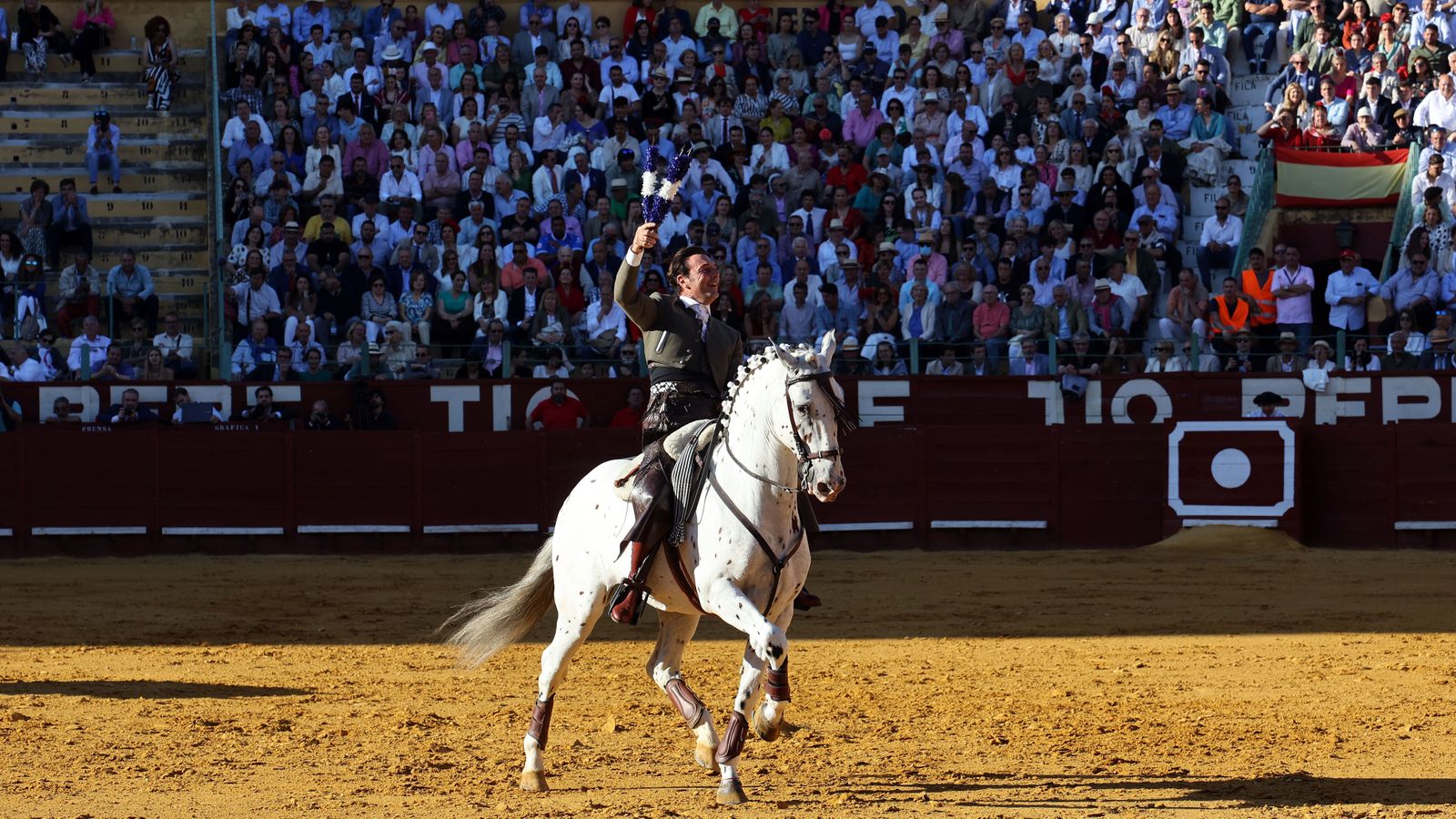 Andy Cartagena, Diego Ventura y Lea Vicens en la corrida de rejones de la Feria de Jerez 2024