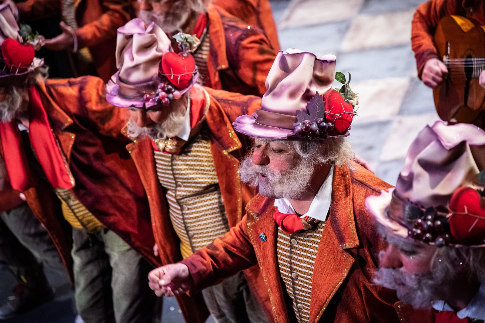 Imágenes de la comparsa Borracho (2ª semifinal del Carnaval Colombino de Huelva)