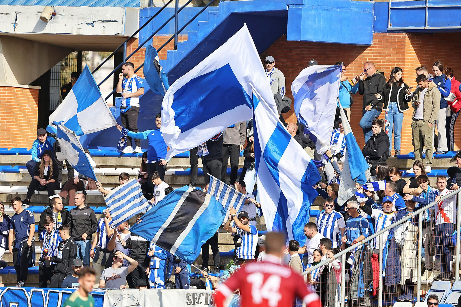 Búscate en las gradas en el Nuevo Colombino en el Recreativo de Huelva - Atlético Antoniano