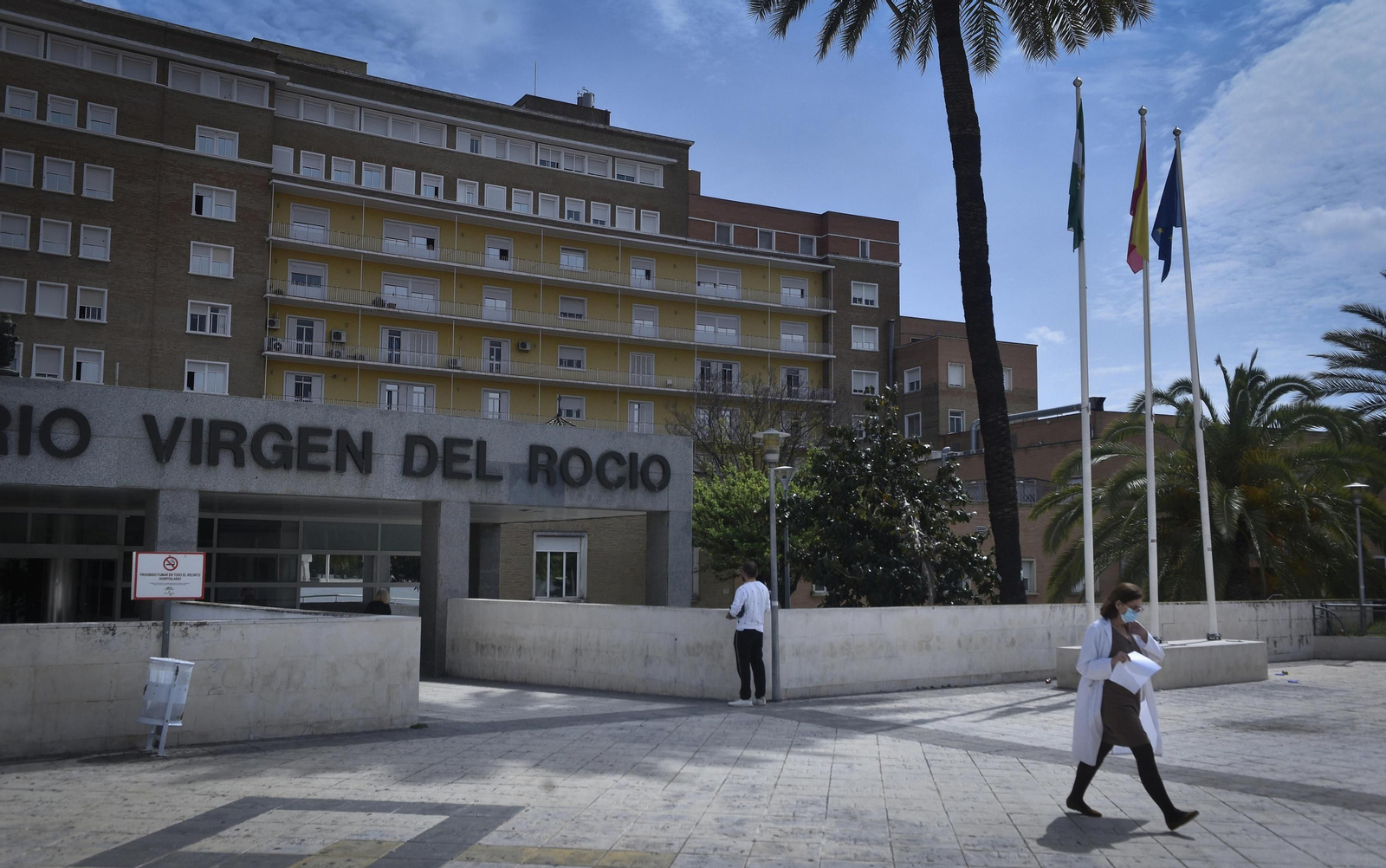 El hospital Virgen del Rocío de Sevilla, donde se encuentra la trabajadora isleña.