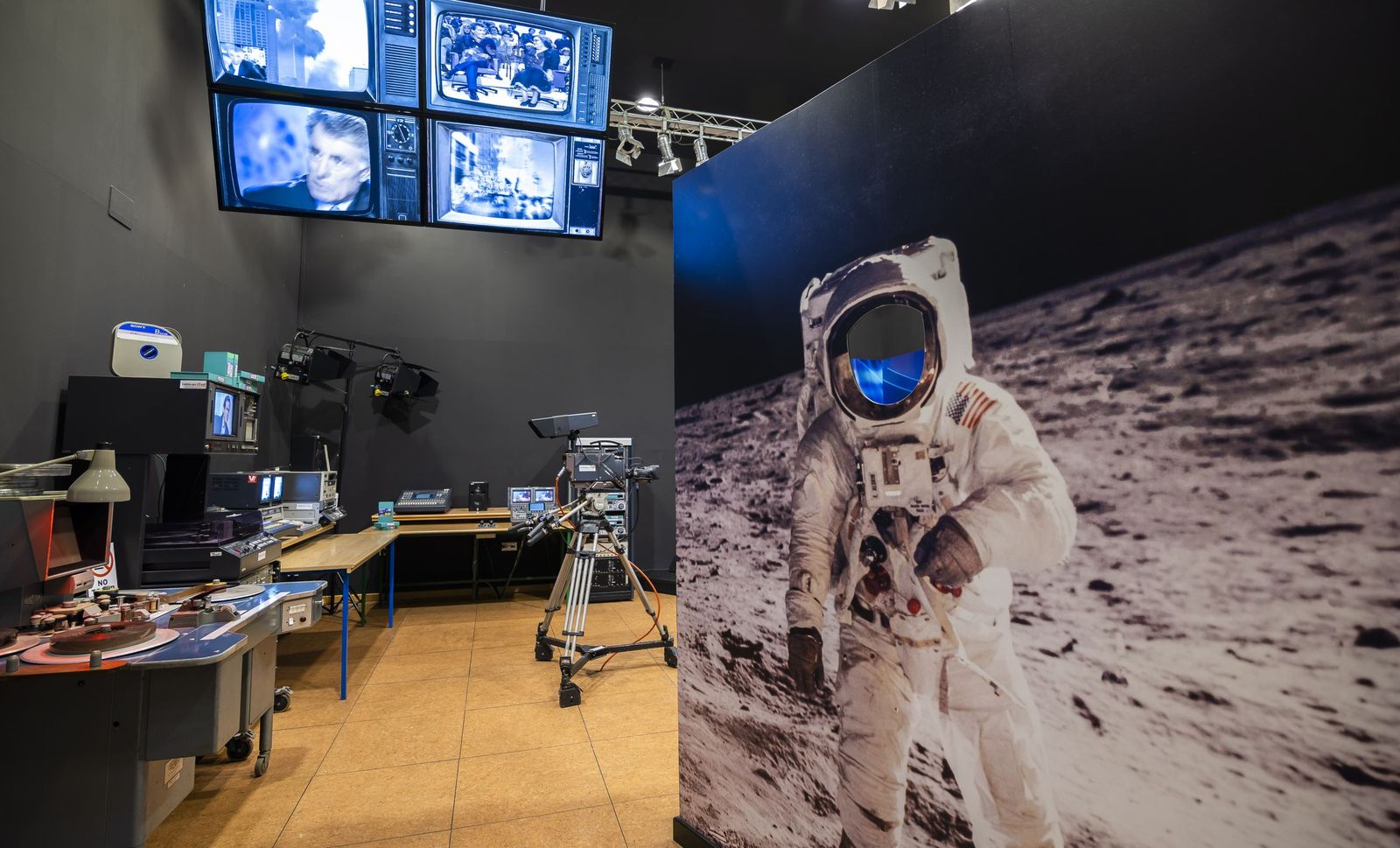 Exposición del Centro de Comunicación Jesús Hermida de Huelva.