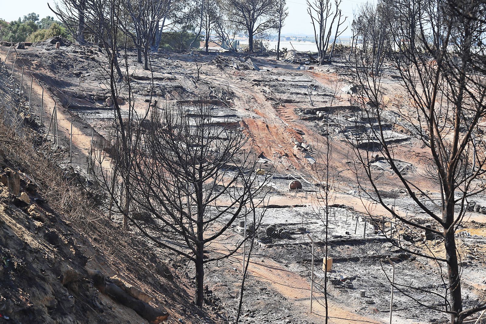 Así quedó el asentamiento de chabolas en Palos de la Frontera tras el incendio