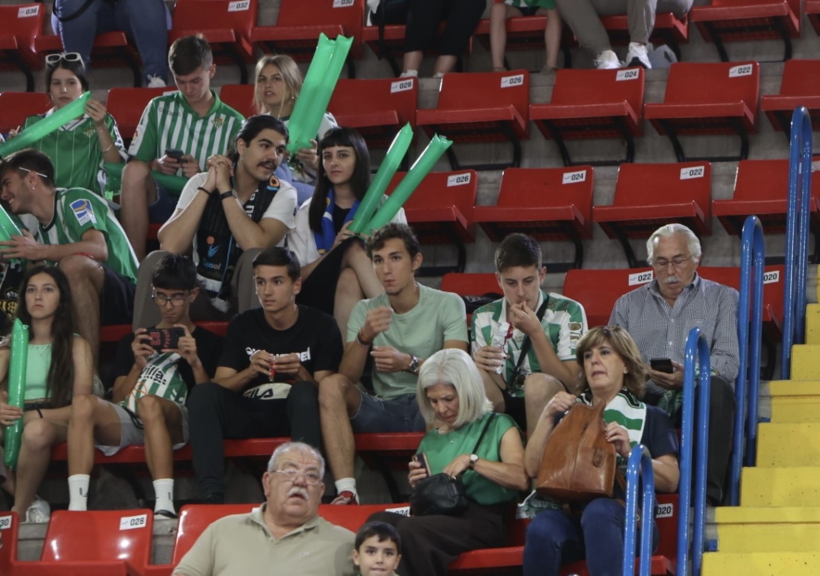 Búscate en el o Betis Granada de baloncesto