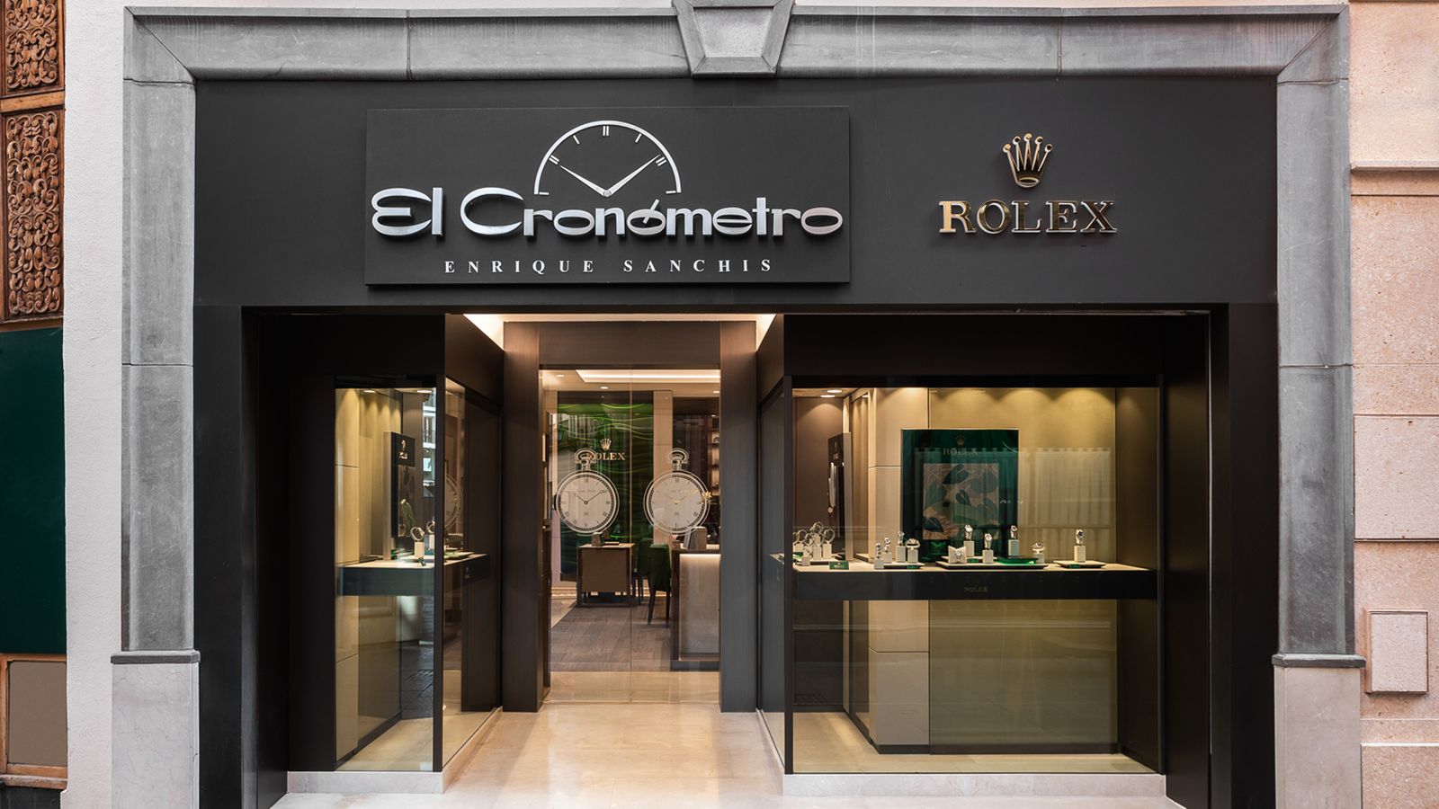 Fachada de El Cronómetro, espacio Rolex.