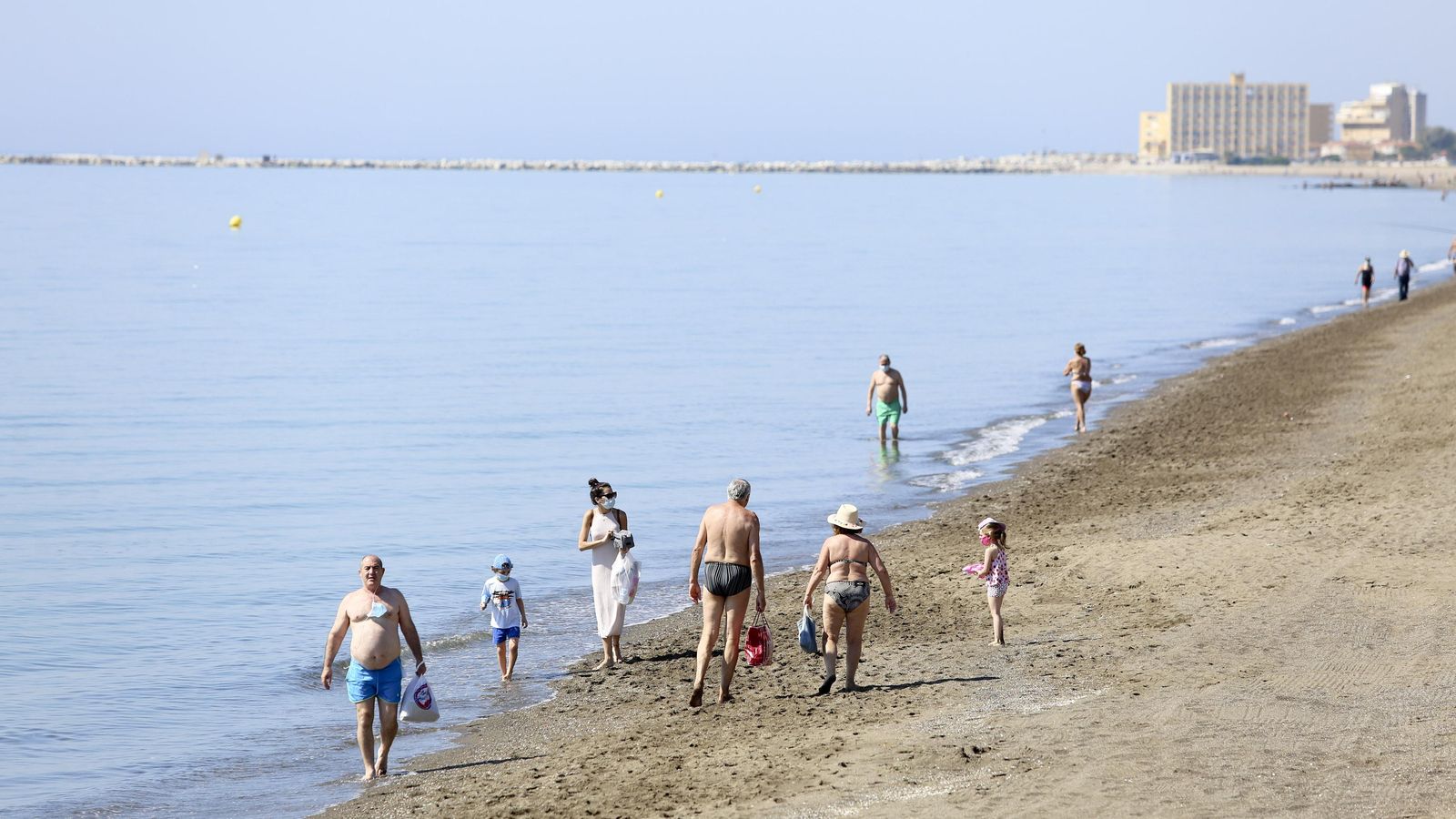 La playa en Málaga capital, en el cuarto día de la fase 1 La playa en Málaga capital, en el cuarto día de la fase 1