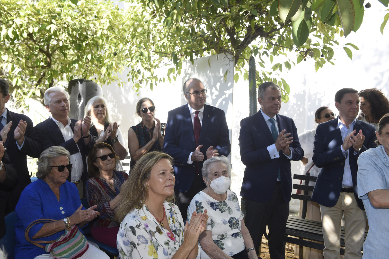 Las imágenes de la inauguración de los jardines del párroco D. Pedro Ybarra