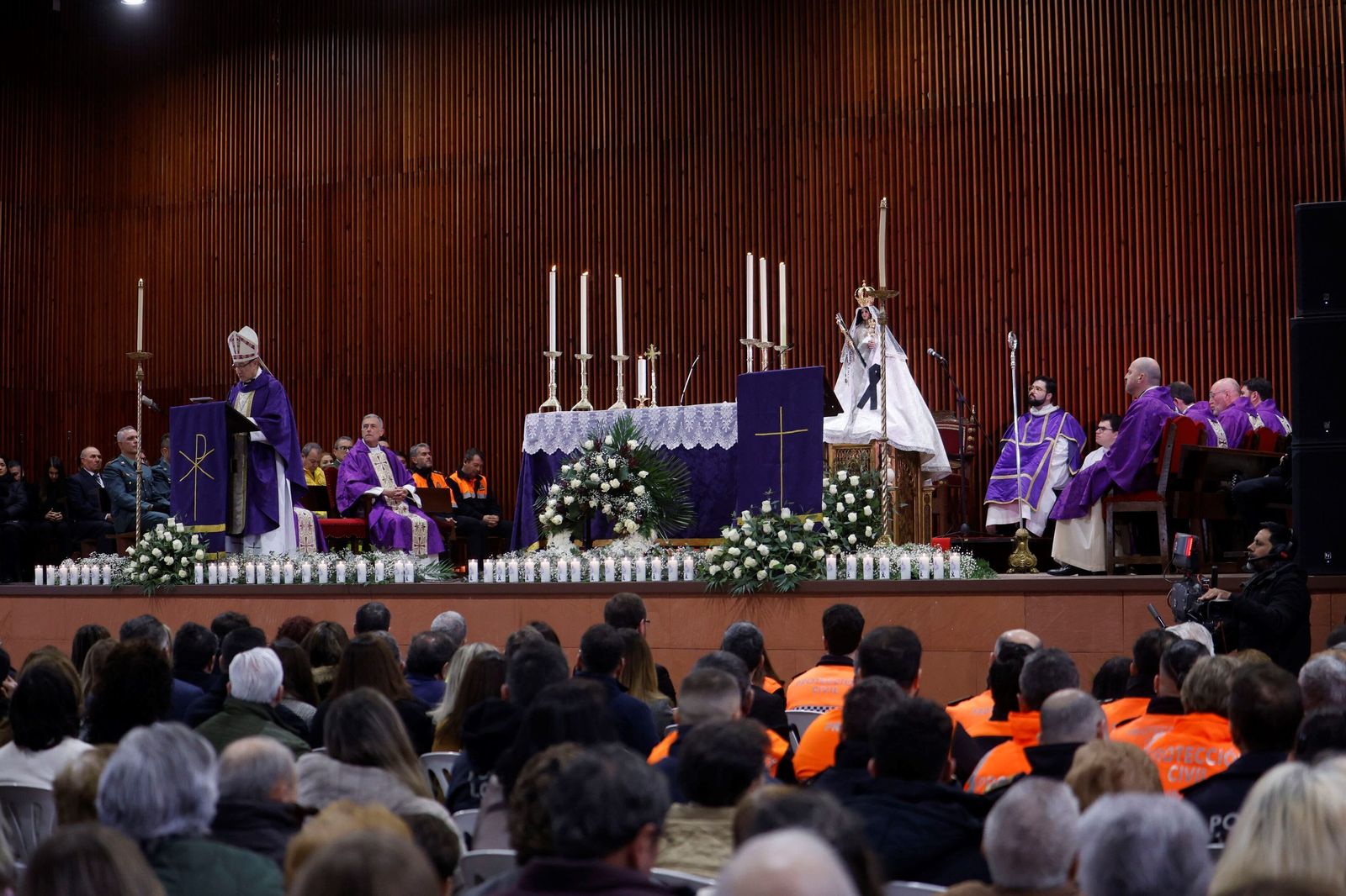 Las imágenes de la misa funeral en Adamuz por las víctimas del accidente de tren