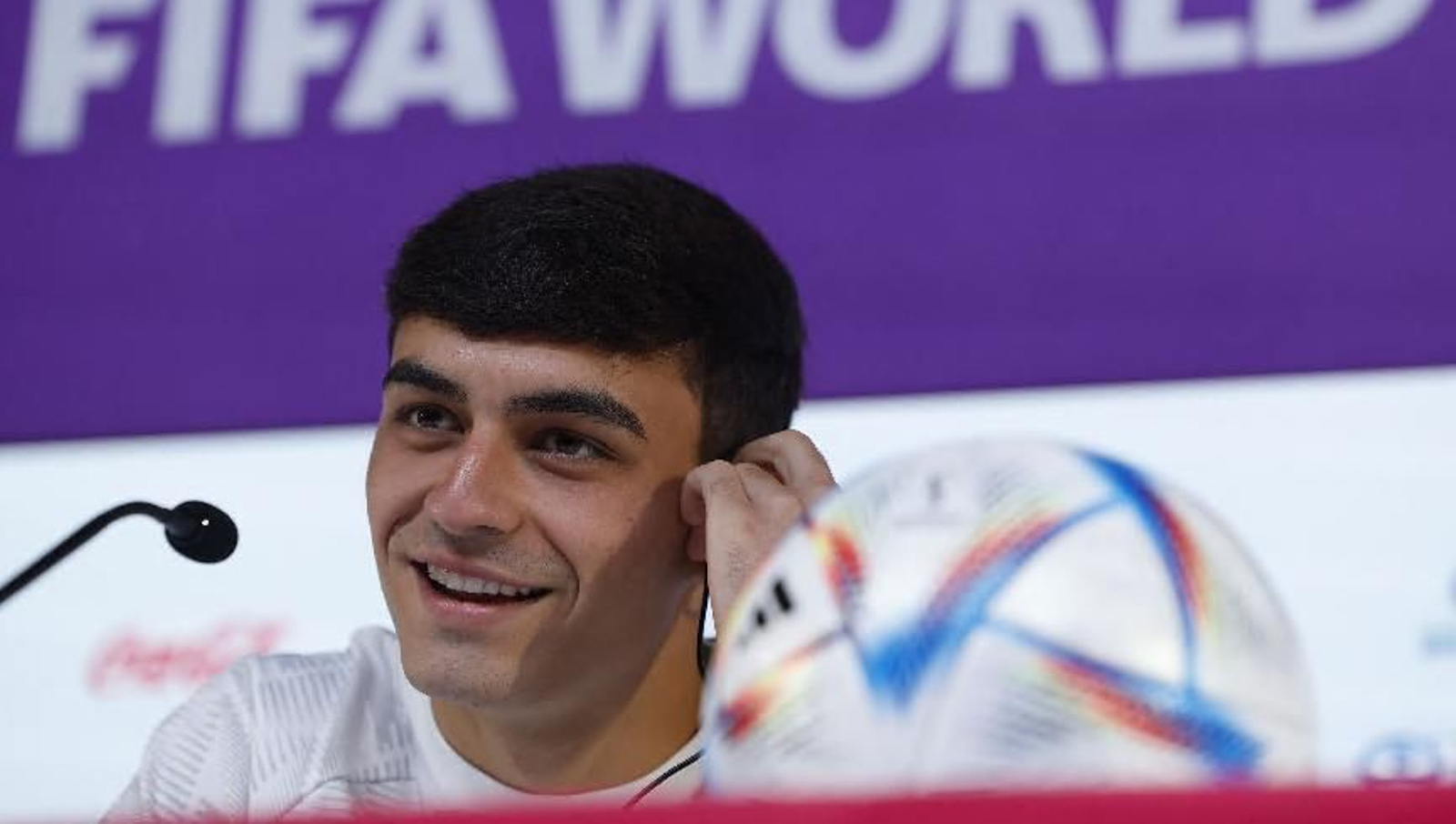 Pedri, en comparecencia de prensa.