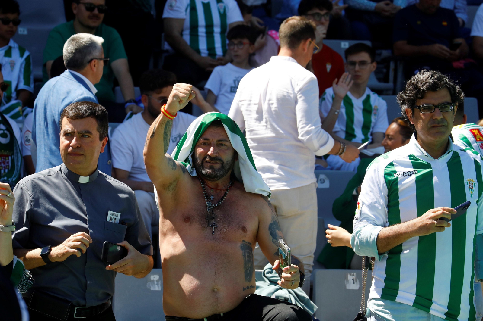 Las mejores fotos del espectacular ambiente del Córdoba CF - Málaga en El Arcángel Las mejores fotos del espectacular ambiente del Córdoba CF - Málaga en El Arcángel