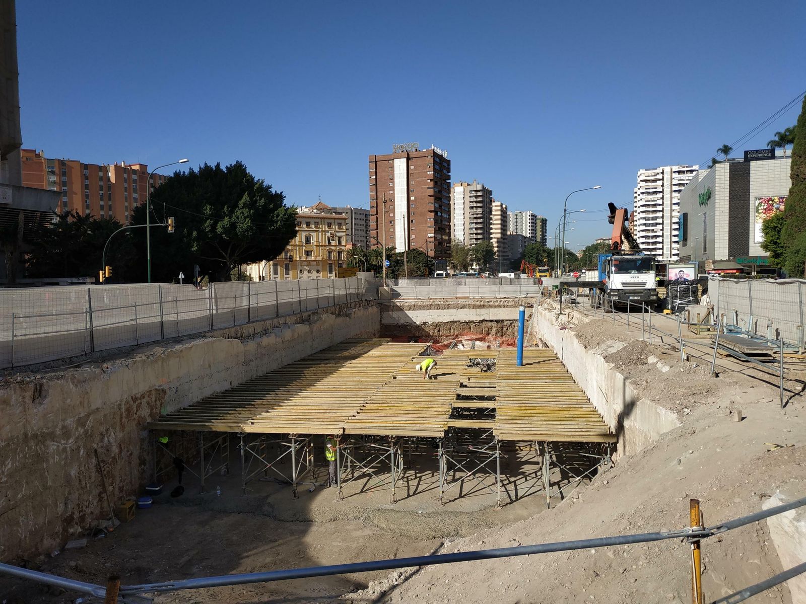 Fotos de las excavaciones arqueológicas en el tramo del Metro junto al edificio de Hacienda