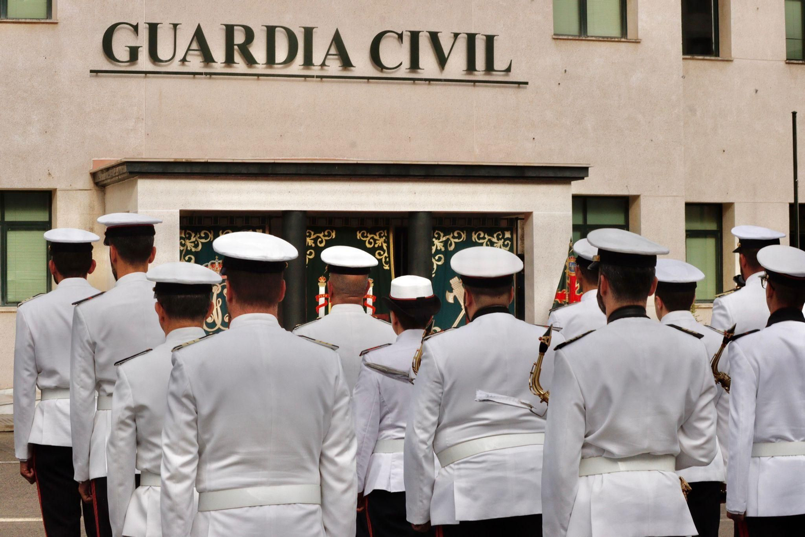 Imágenes del 179 aniversario de la Guardia Civil en Cádiz
