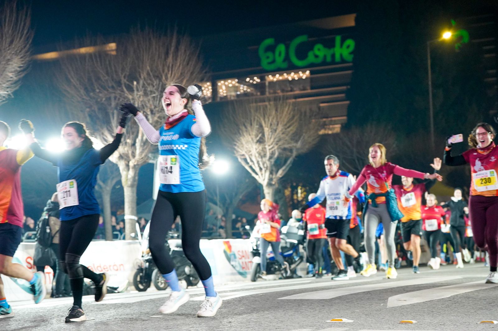 En imágenes: búscate en tu llegada a meta de la Carrera de San Antón 2026 (2)