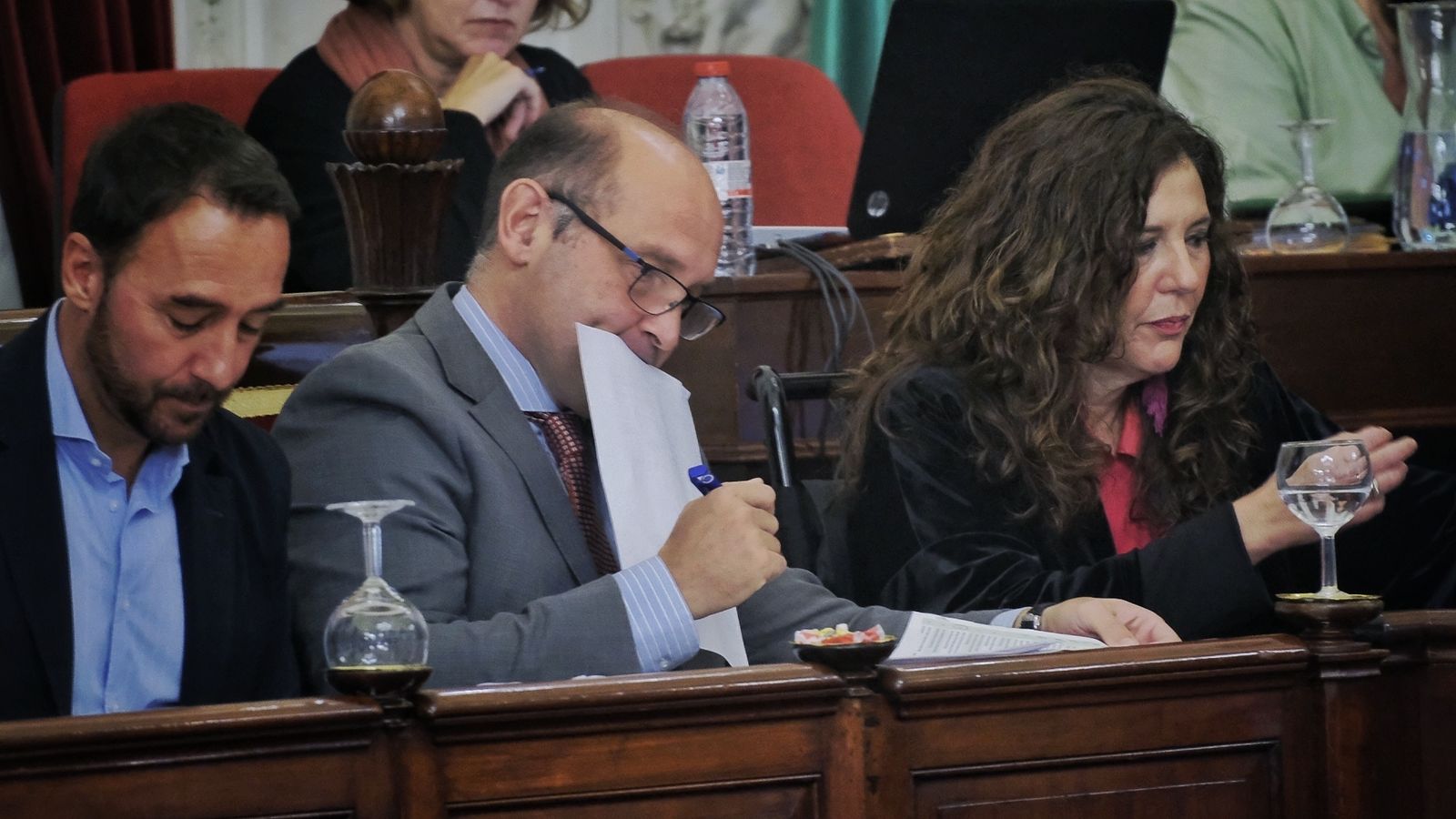 Juancho  Ortiz, en el centro de la imagen