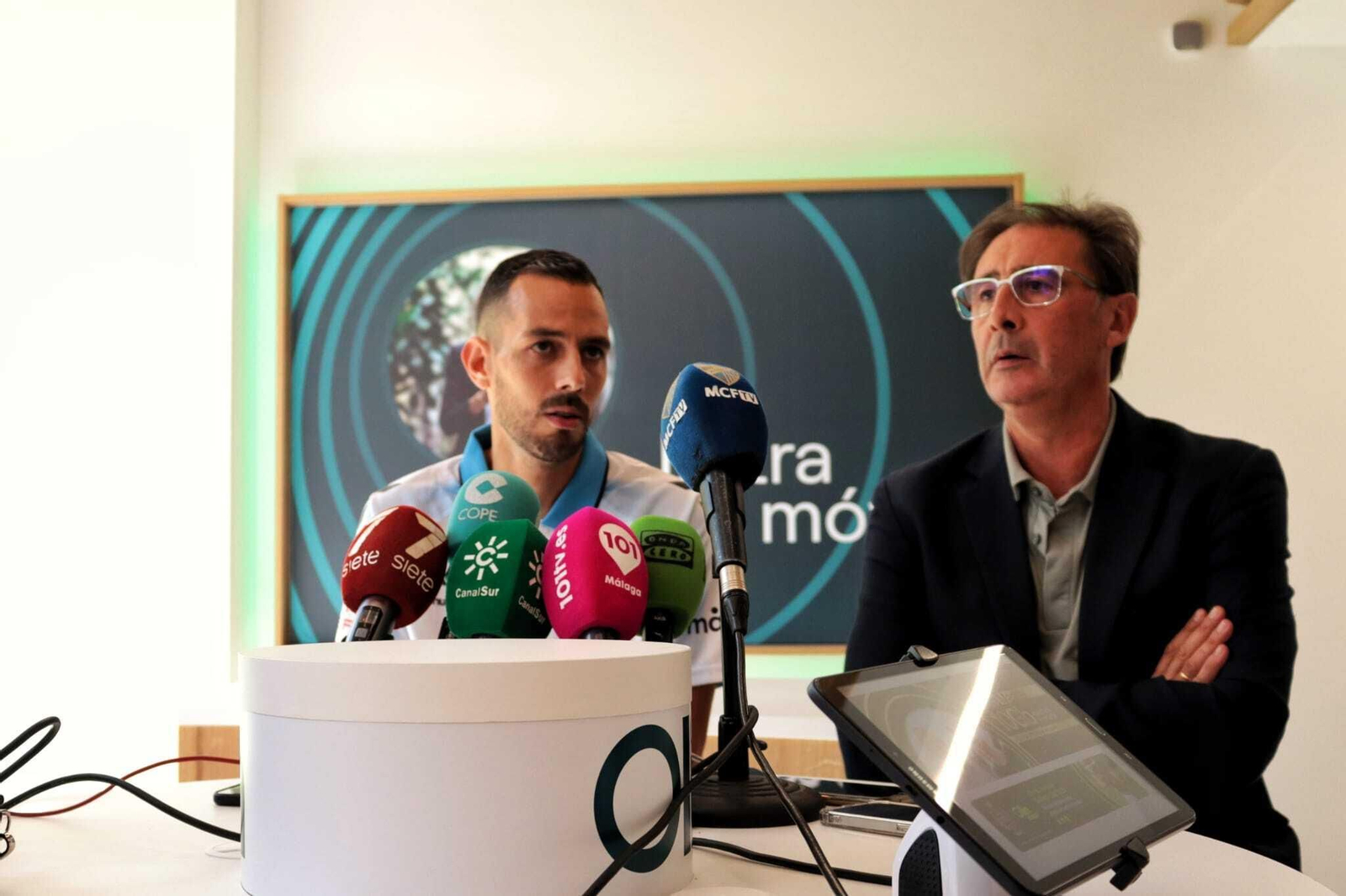 La presentación de Manu Molina como nuevo jugador del Málaga CF La presentación de Manu Molina como nuevo jugador del Málaga CF