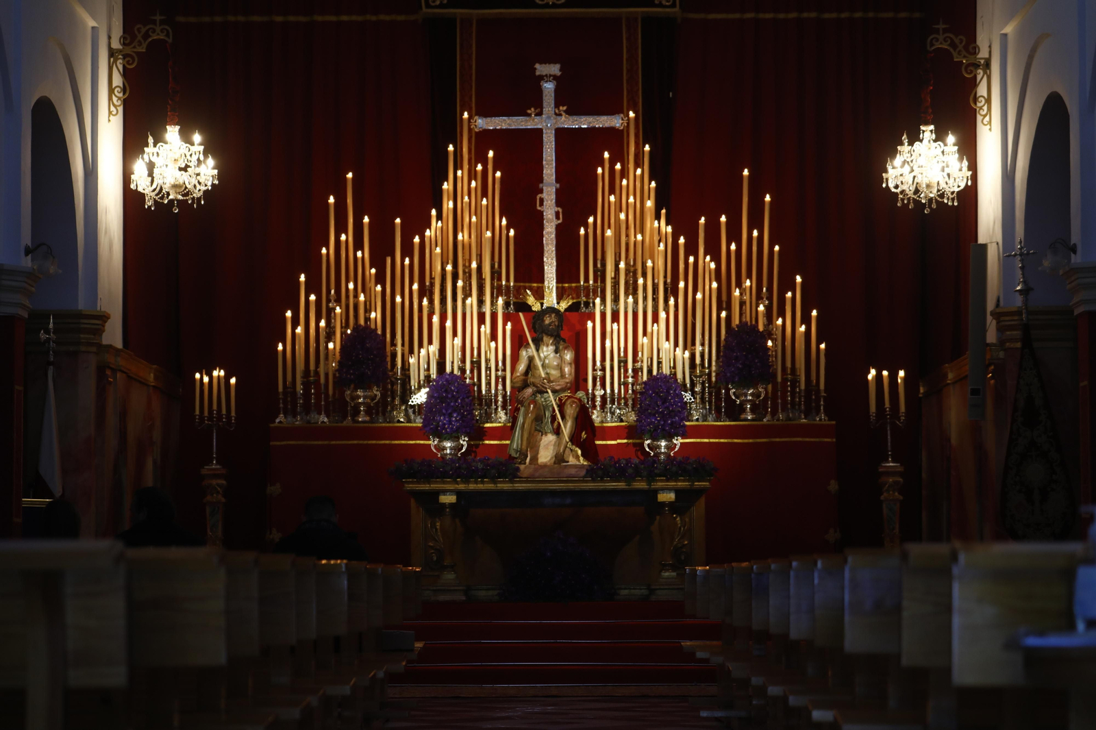 El solemne besapiés el Señor de la Coronación de Espinas, en imágenes