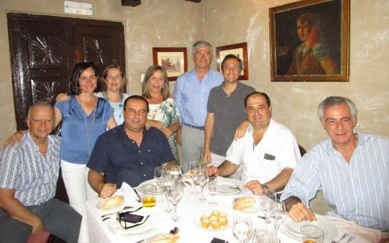 Antonio Molina, María José Romero, Maria del Mar Casal, Lola García, Juan Luis Gómez, José Carlos Flores, Sebastián Quinterro, Santiago Fernández  O´Dogerthy.


Foto: Ignacio Casas de Ciria