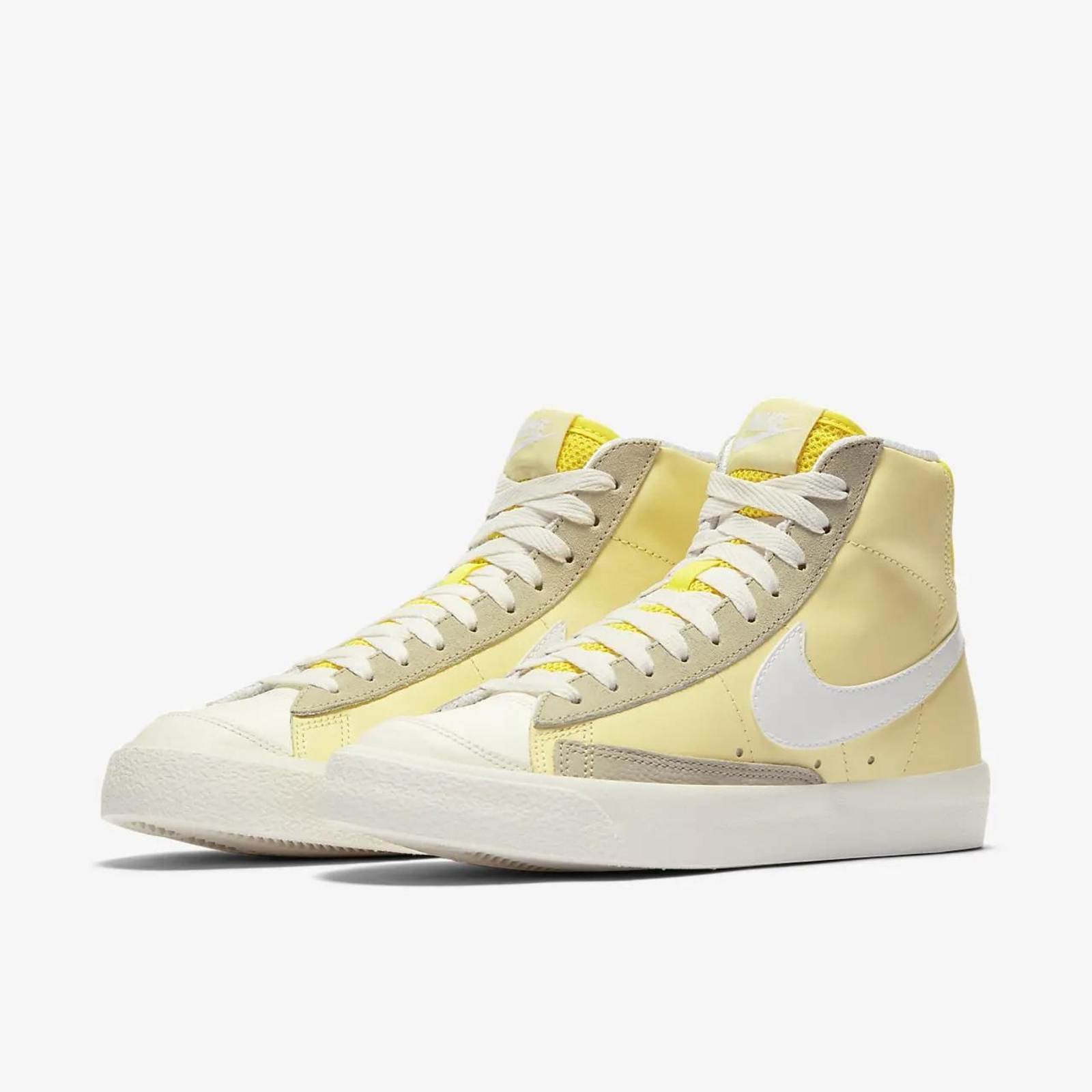 Nike Blazer Mid 77 en tonos amarillos.