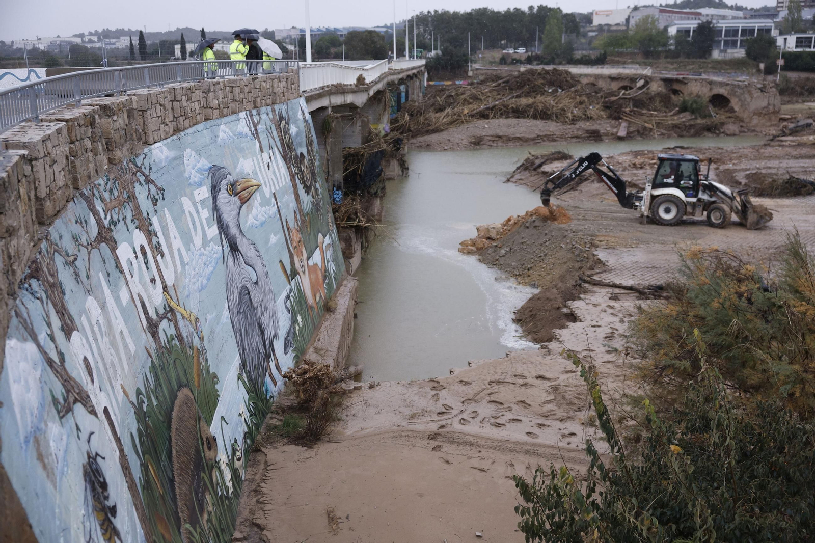 Estado del puente de la localidad valenciana de Ribarroja. Estado del puente de la localidad valenciana de Ribarroja.