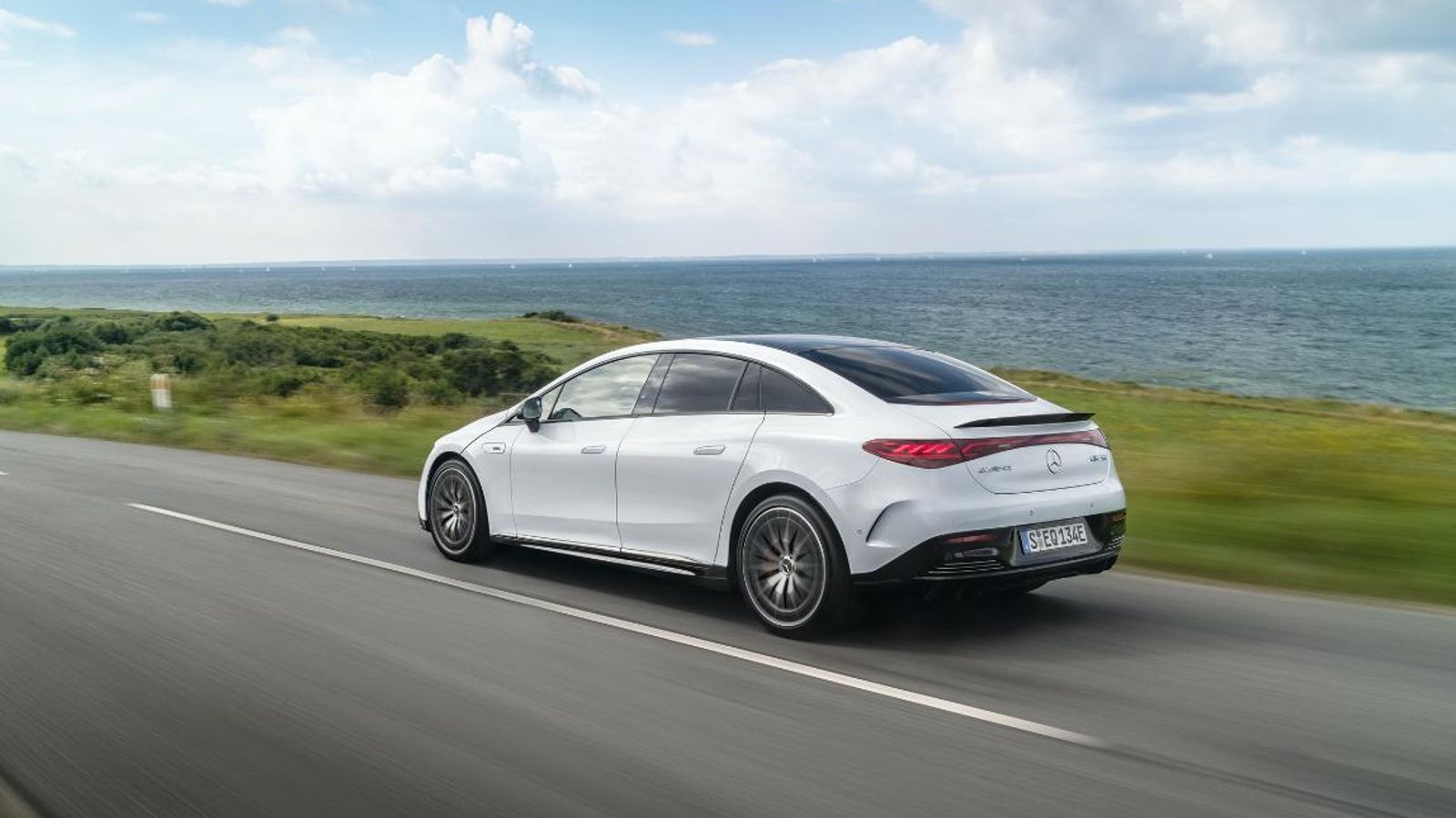 El EQE llegará al mercado para medirse con rivales como el Tesla Model S.