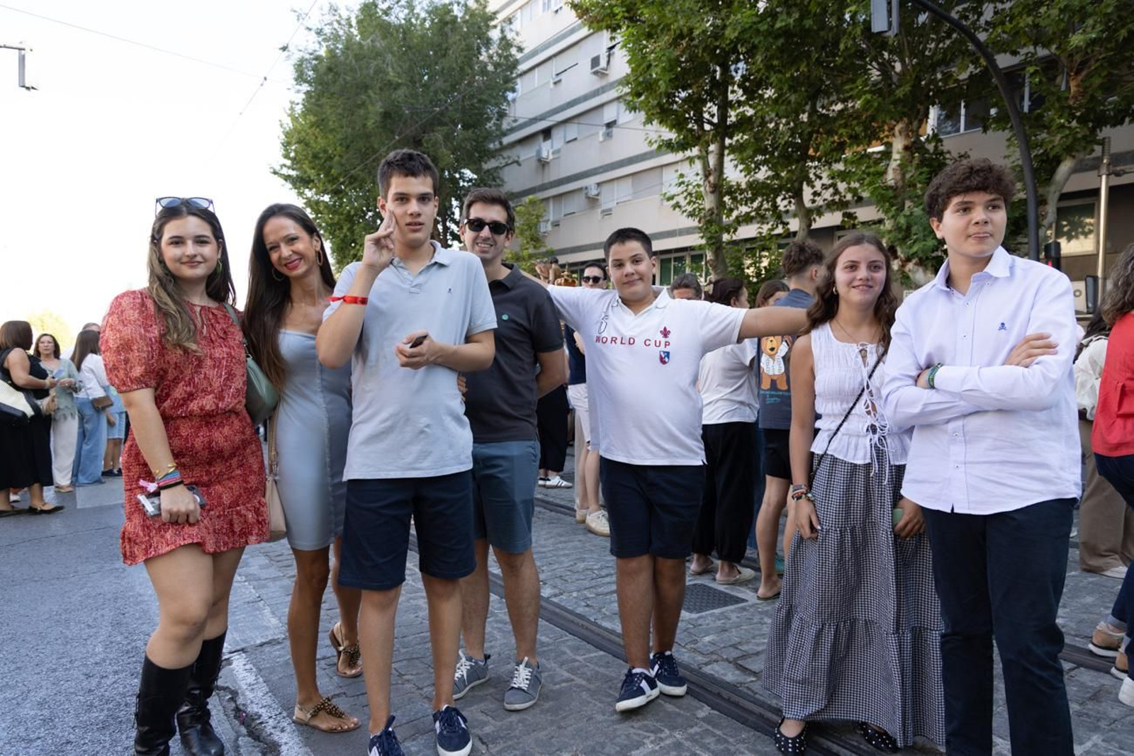 Un Jaén repleto de fieles acompañan los traslados de las veinte imágenes de la Magna (I)