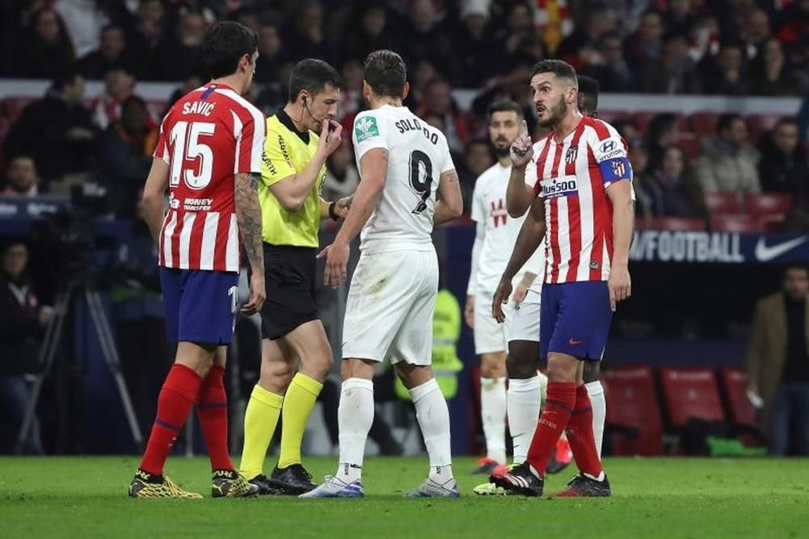 Acción de un partido anterior entre Granada CF y Atlético de Madrid