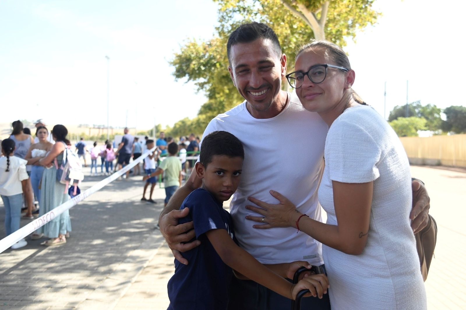 La emotiva despedida de los niños saharauis de Córdoba, en imágenes