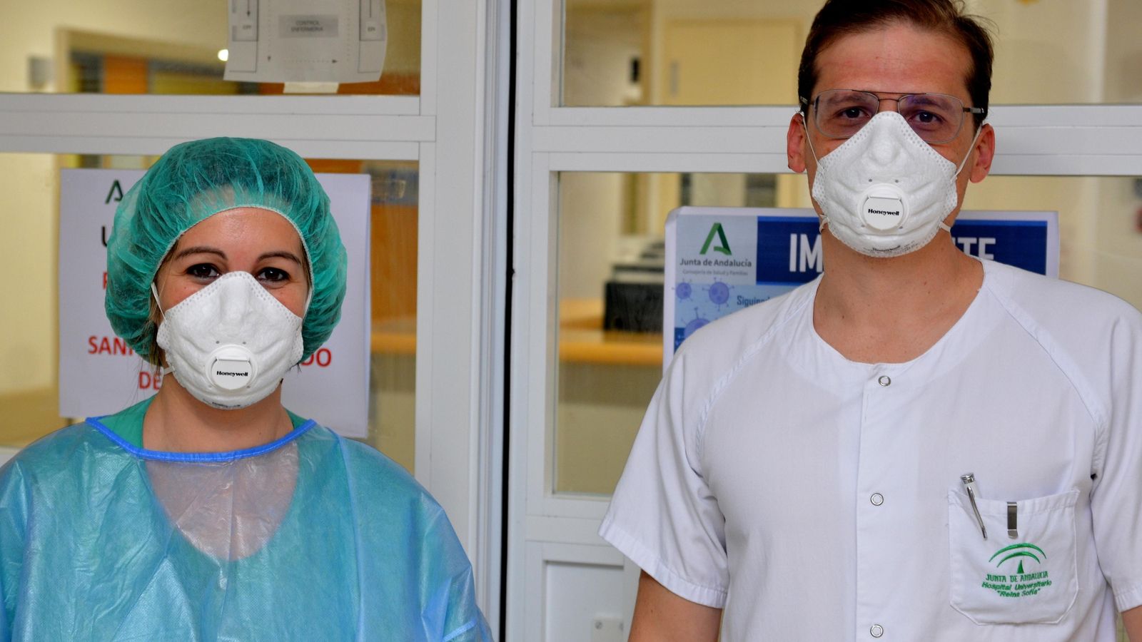 Marisol y Manuel, antes de comenzar su turno.