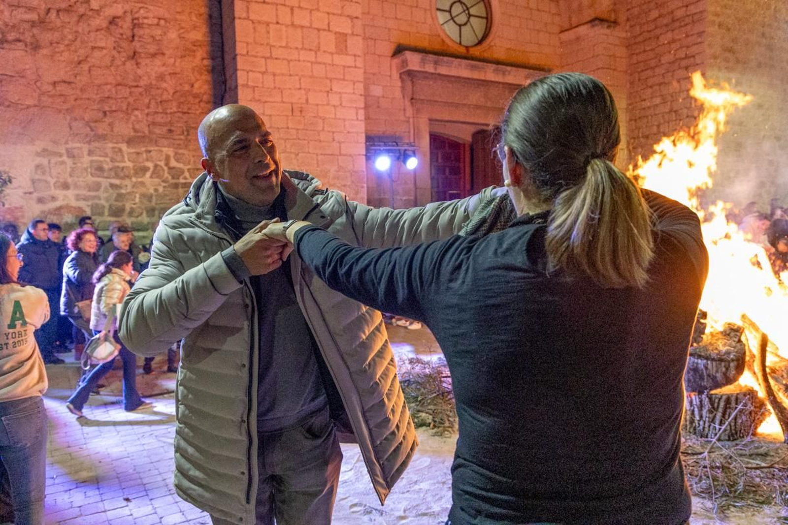 Encendido de la lumbre institucional con motivo de la festividad de San Antón