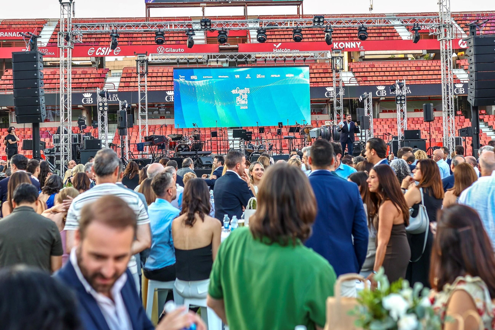 Los Cármenes reúnen a 1200 personas en la celebración de los diez años de reuniones del Club Cámara Granada, en imágenes