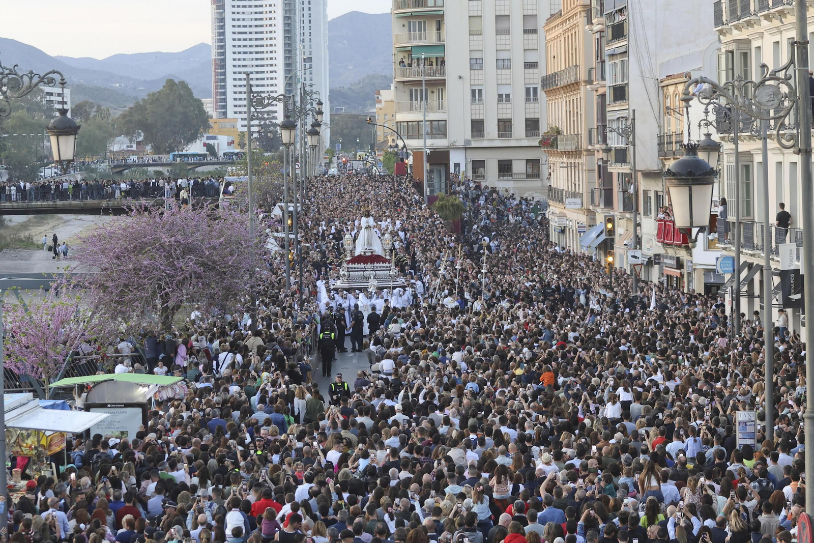 Cautivos en el Lunes Santo de Málaga, en fotos