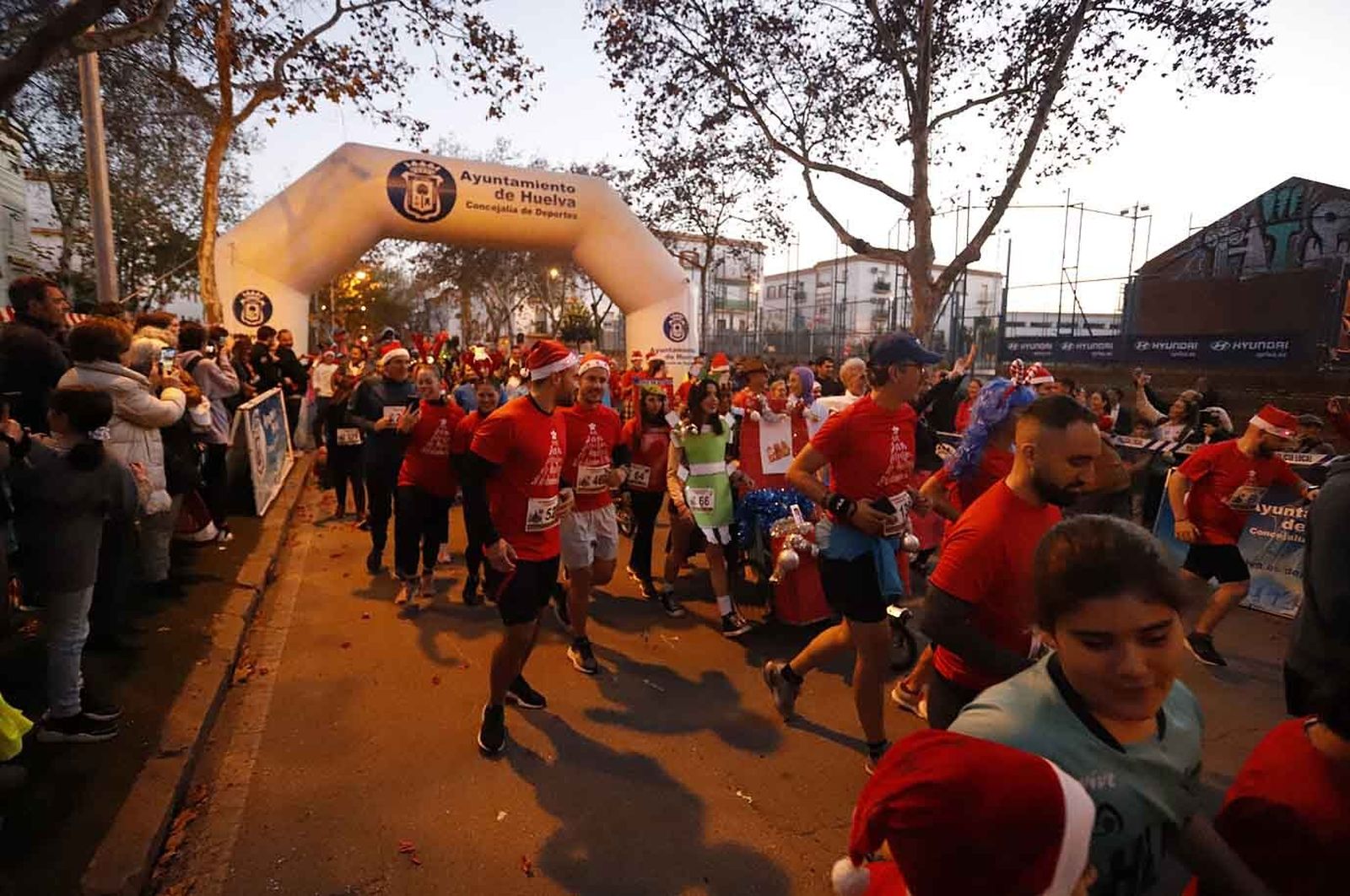 Imágenes de la carrera de San Silvestre en Huelva