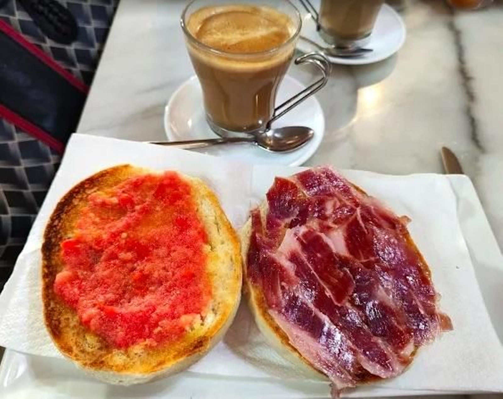 Cafetería Casa Dueñas, en calle SAn Juan, 7..jpg