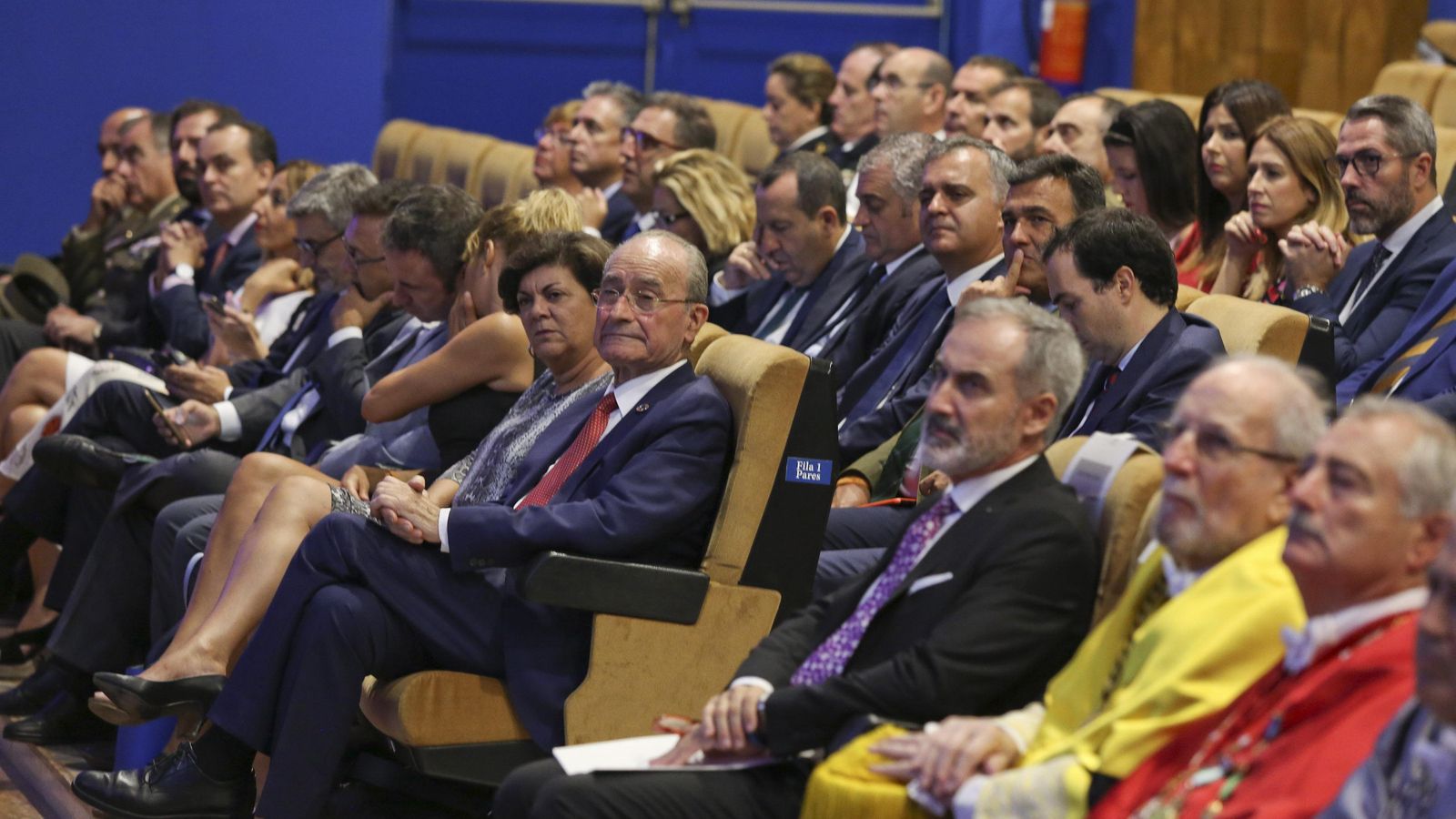 Autoridades civiles, militares y académicas en el acto de este miércoles.