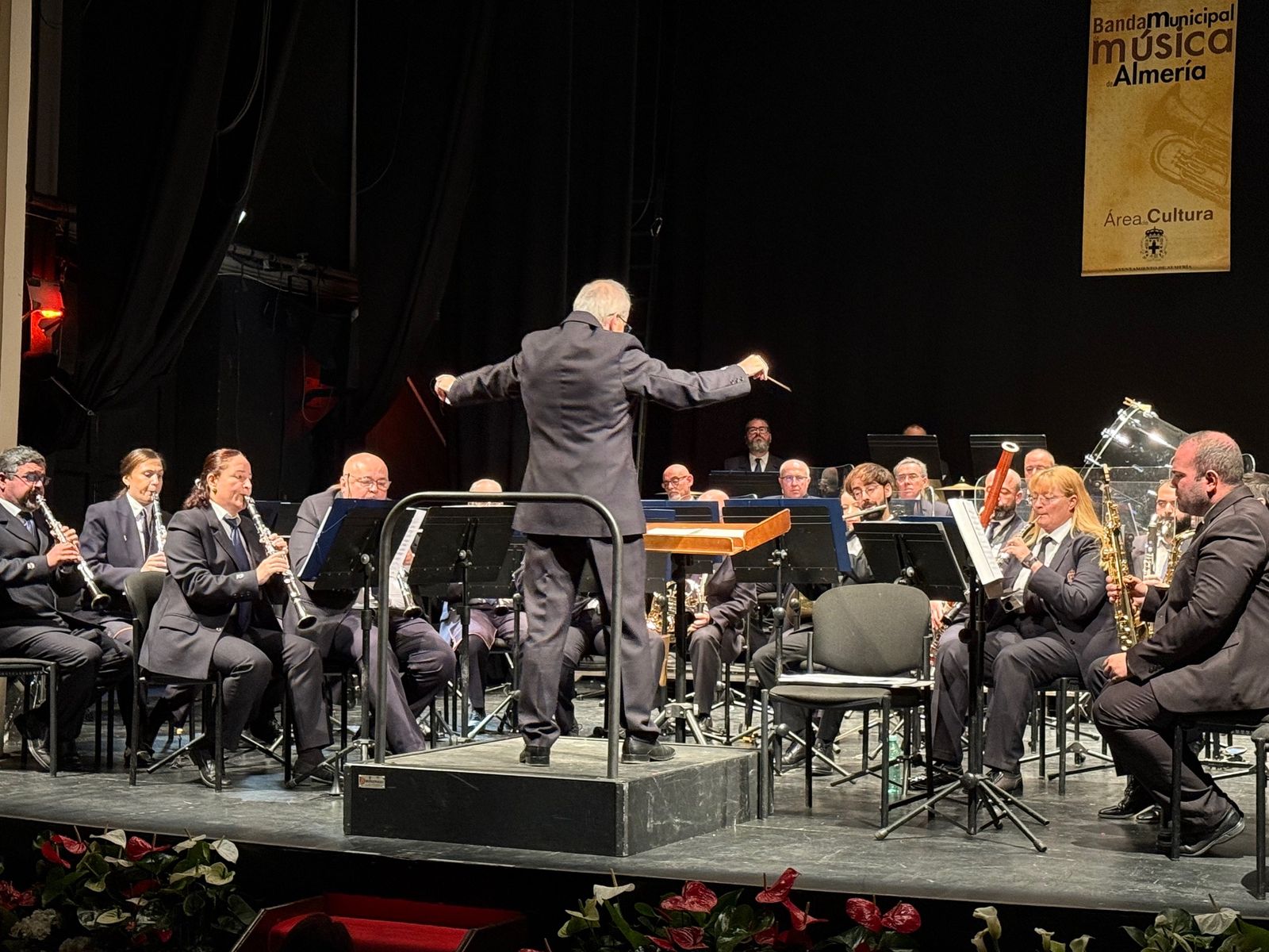 La Banda Municipal de Música de Almería dirigida por José Solá Palmer.