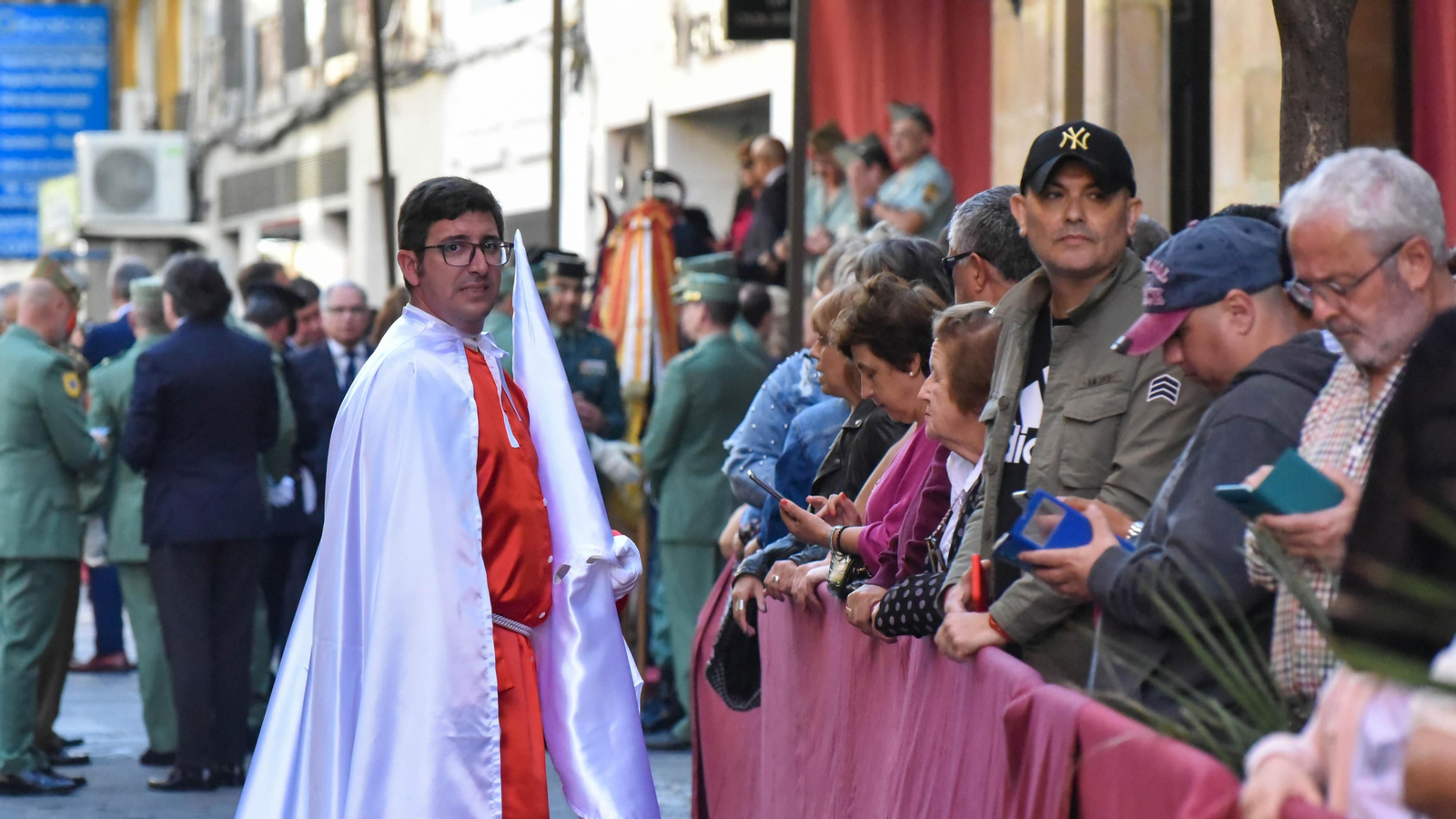 Fotos del Lunes Santo en Algeciras: Desfile de La Legión
