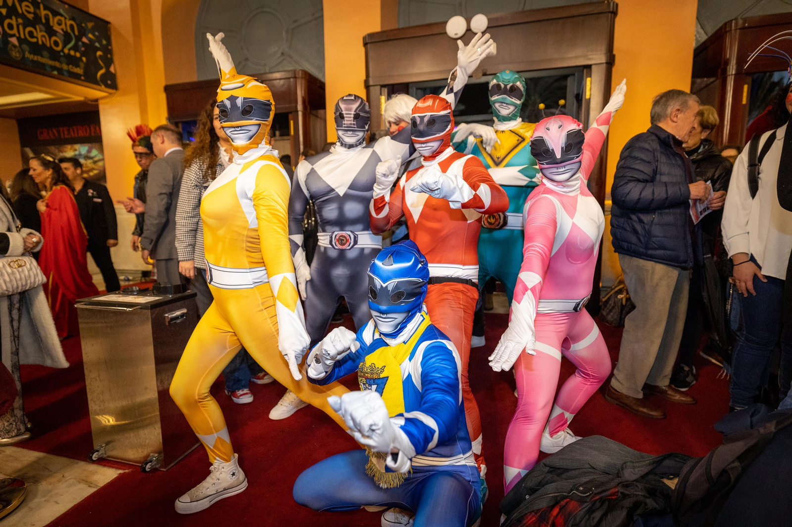 Búscate entre las mejores imágenes de la final del COAC 2024 del Carnaval de Cádiz