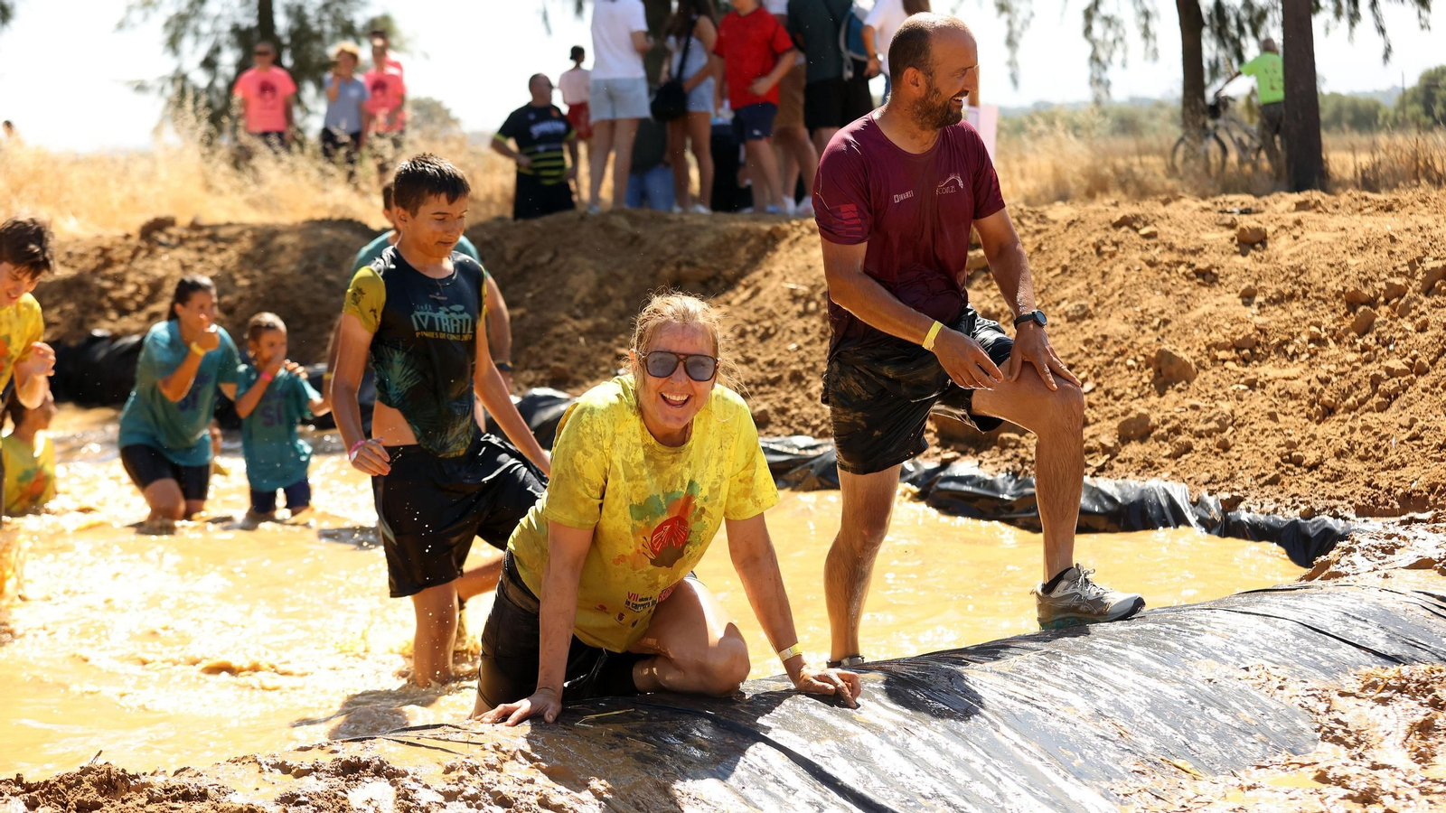 Búscate en la VII Carrera del Barro en La Barca