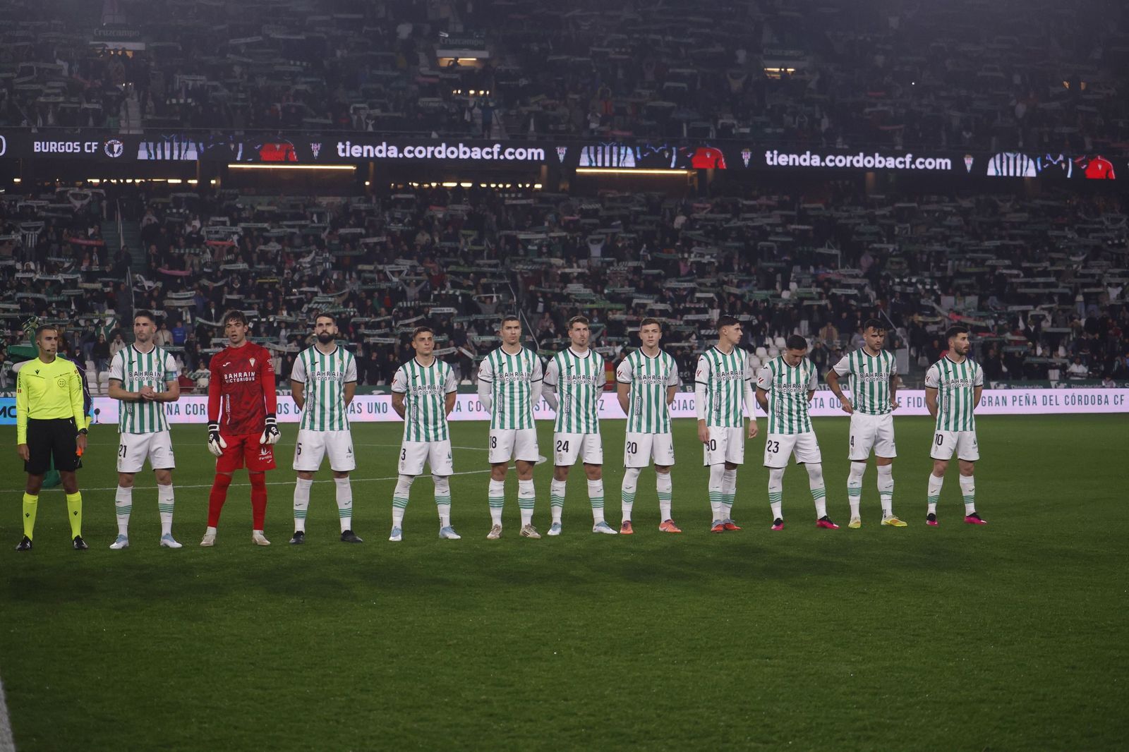 Las mejores fotos del ambiente en El Arcángel para el Córdoba CF - Burgos