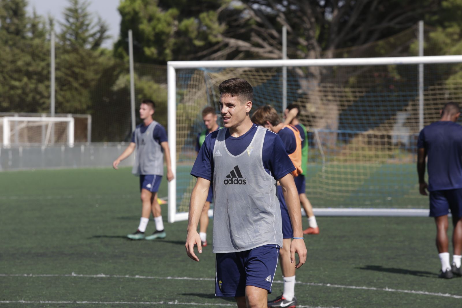 julio gonzález El defensor sevillano Moi, una ausencia muy destaca hoy en la defensa del filial cadista.