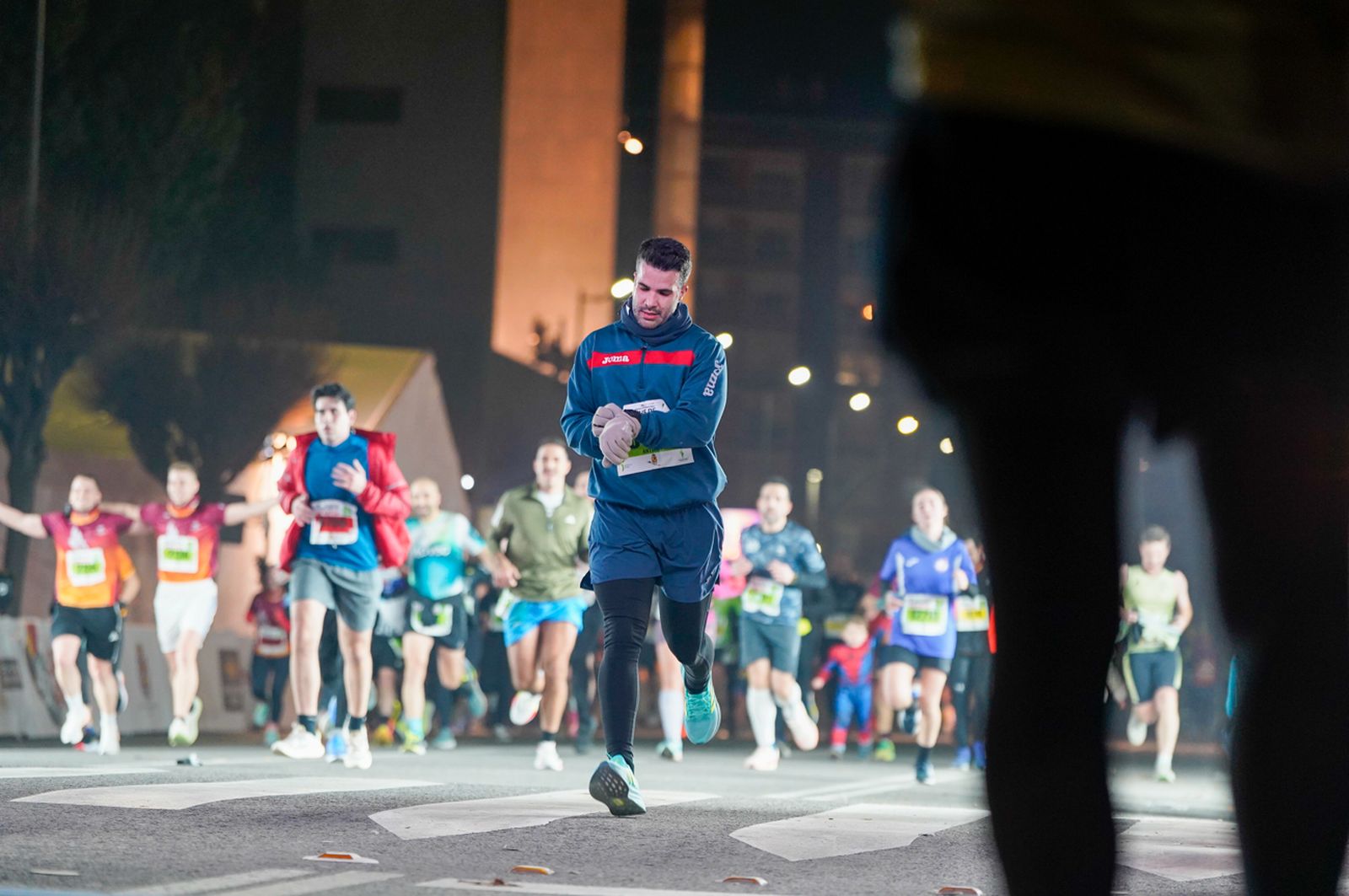 En imágenes: búscate en tu llegada a meta de la Carrera de San Antón 2026 (9)