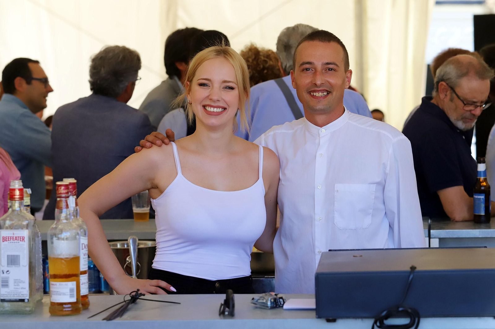 Imágenes del ambiente en las Colombinas de día de Isla Chica