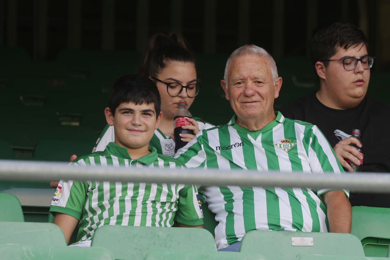 Búscate en las gradas del Villamarín