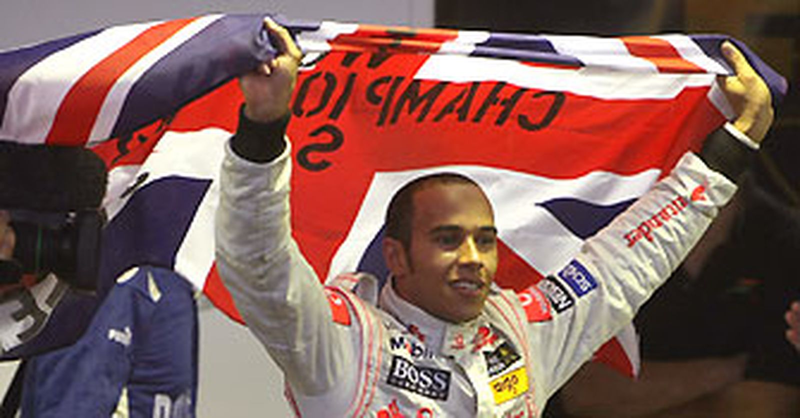 Hamilton gana el Mundial en la última vuelta