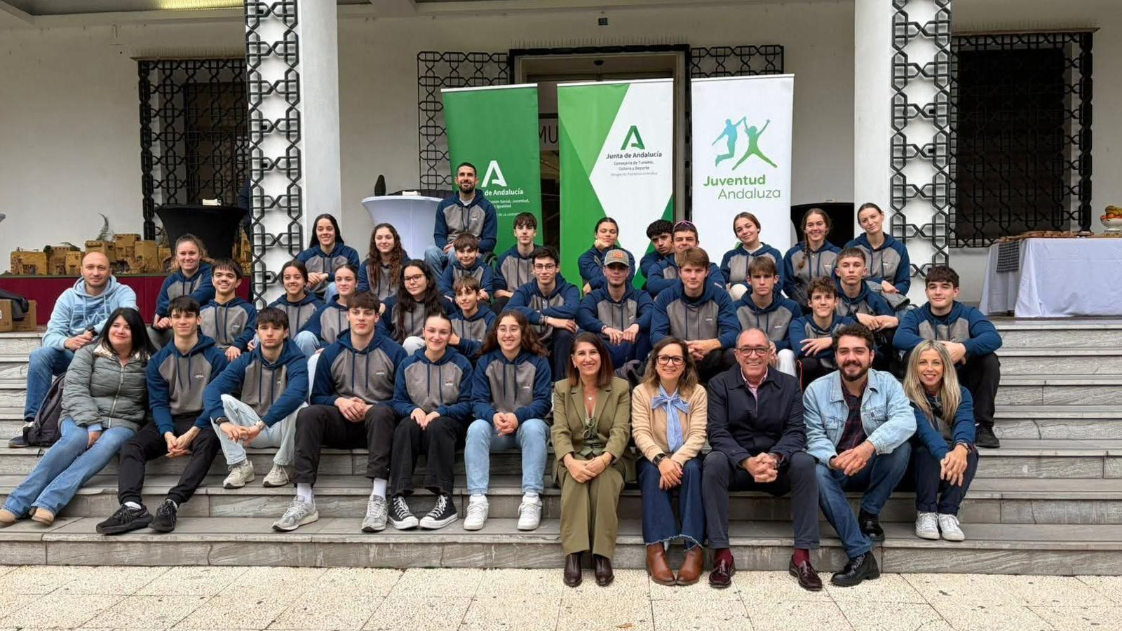 Reunión con jóvenes deportistas en el Museo.