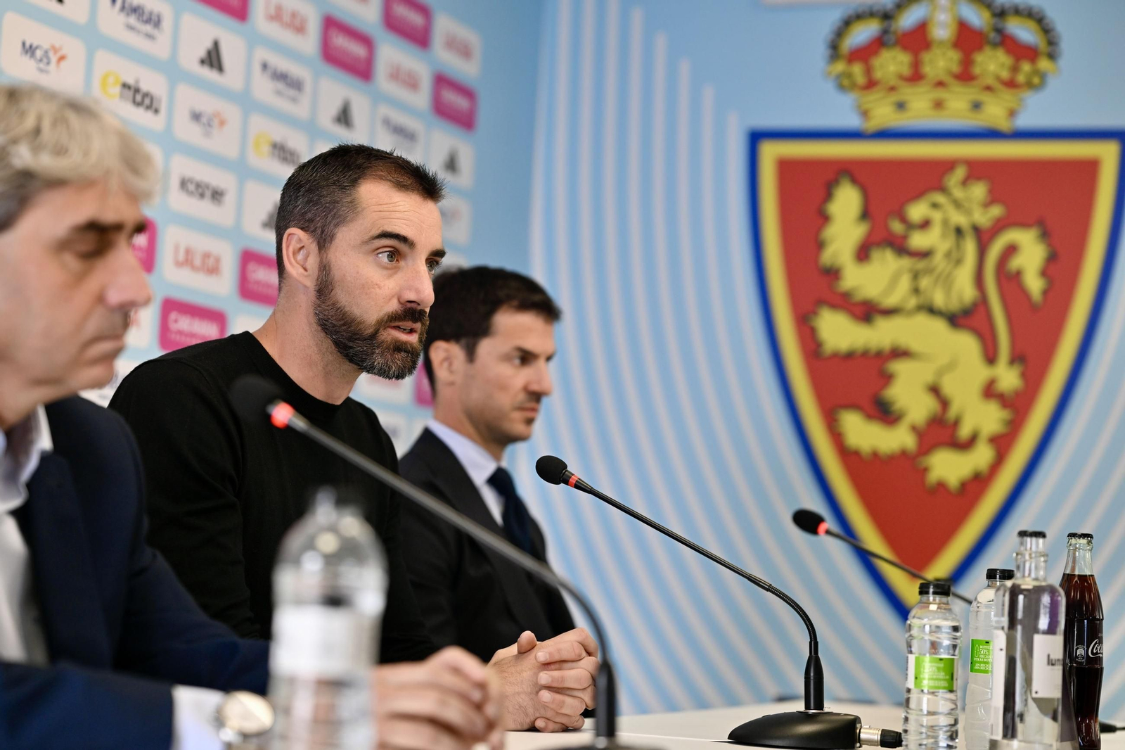 Sellés, en el centro de la imagen, junto a Fernando López y Txema Indias.