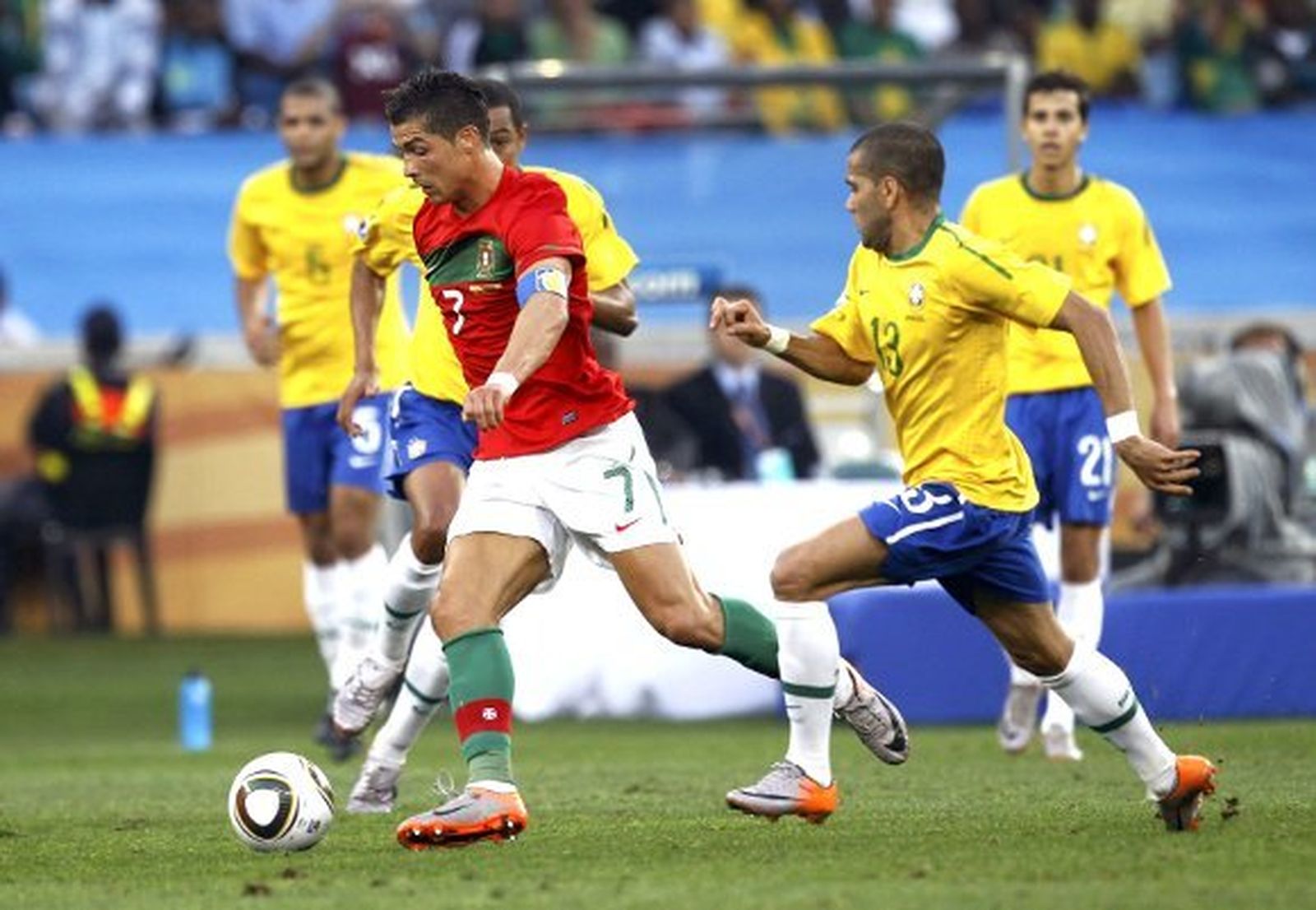 Ronaldo tampoco luce de '9'