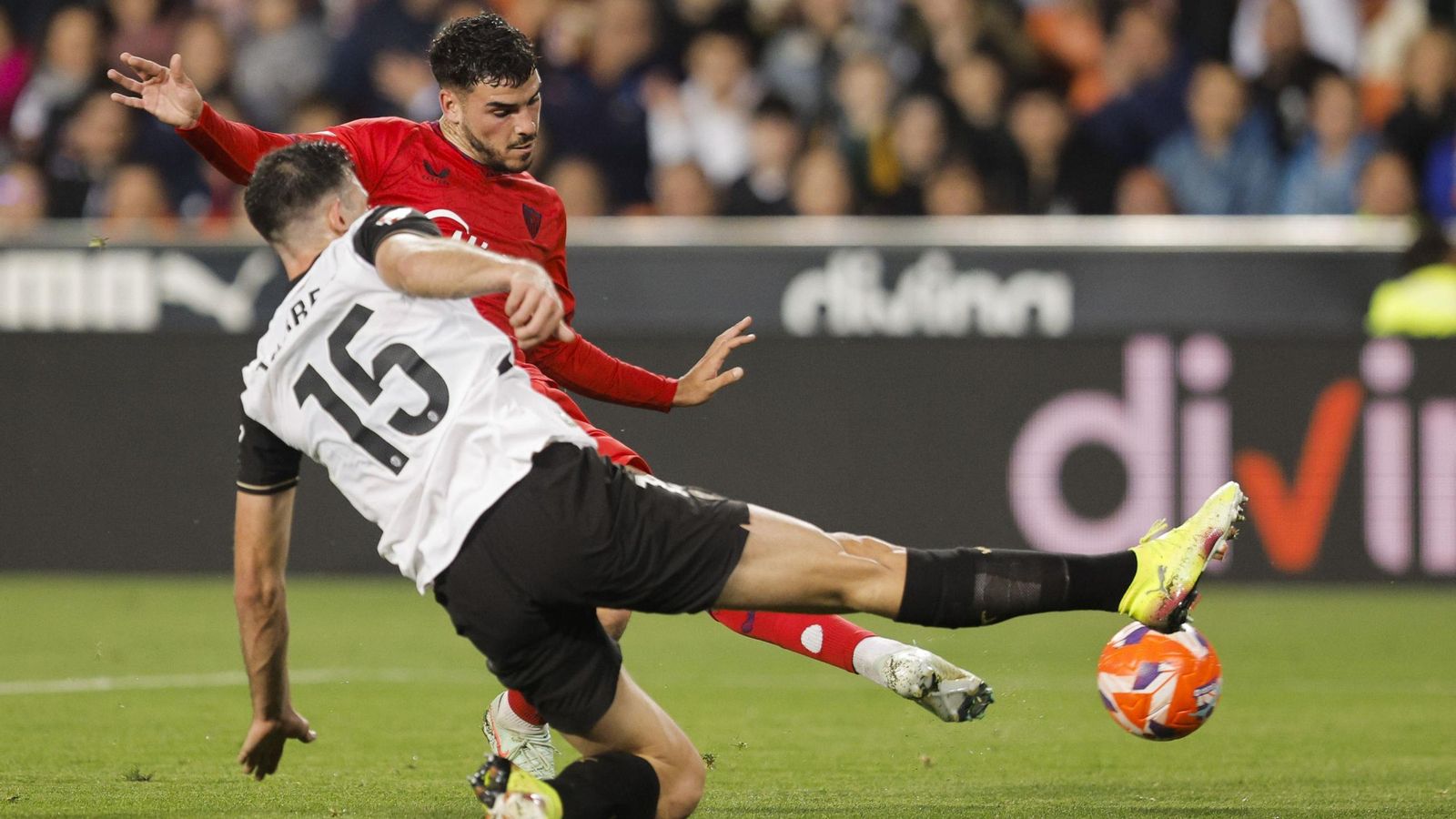 Isaac falla un gol clarísimo en el tiempo de prolongación del primer periodo.
