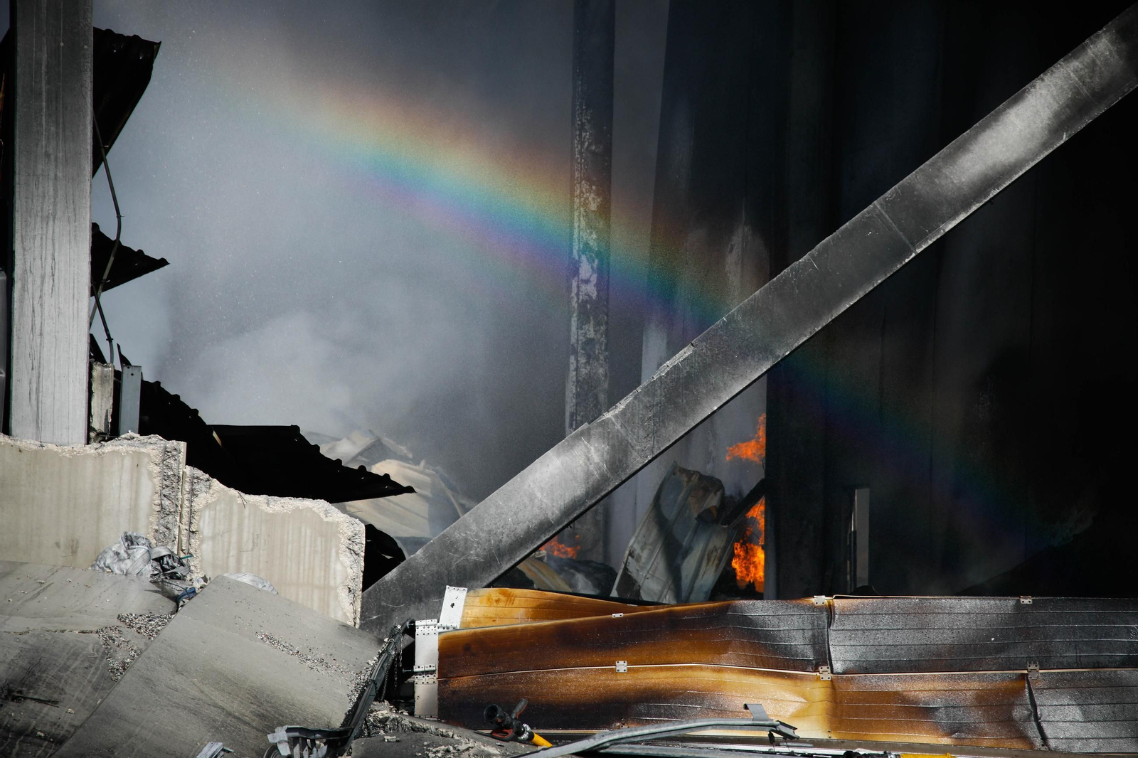 Nuevo incendio en la nave de Hintes Oil Europa en el PITA