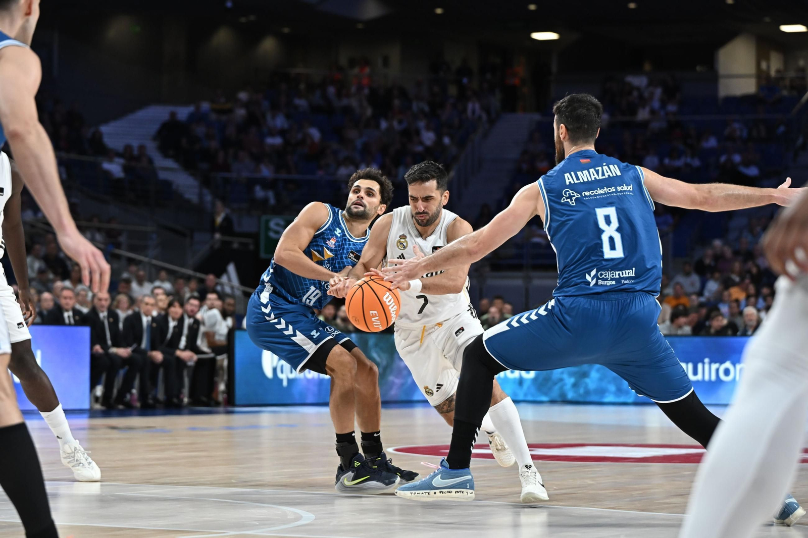 Yannick Nzosa, siete puntos en siete minutos ante el Real Madrid