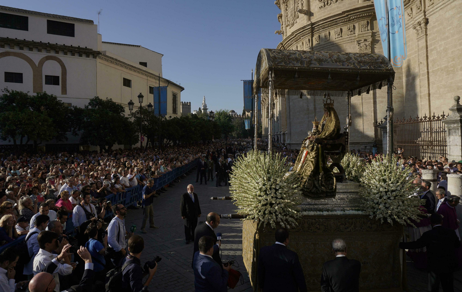 Las mejores imágenes de la procesión de la Virgen de los Reyes 2019